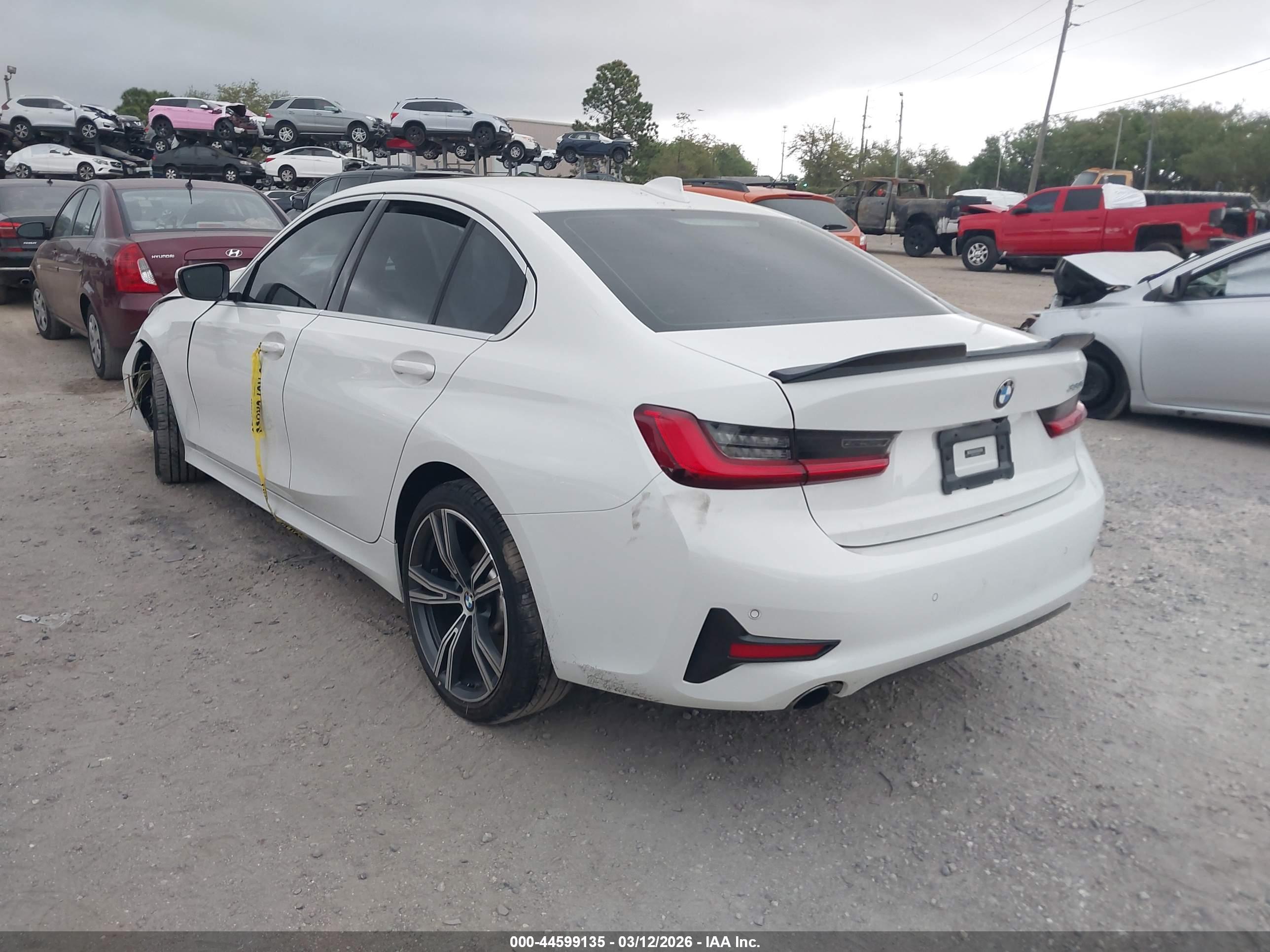 BMW 330I image 3