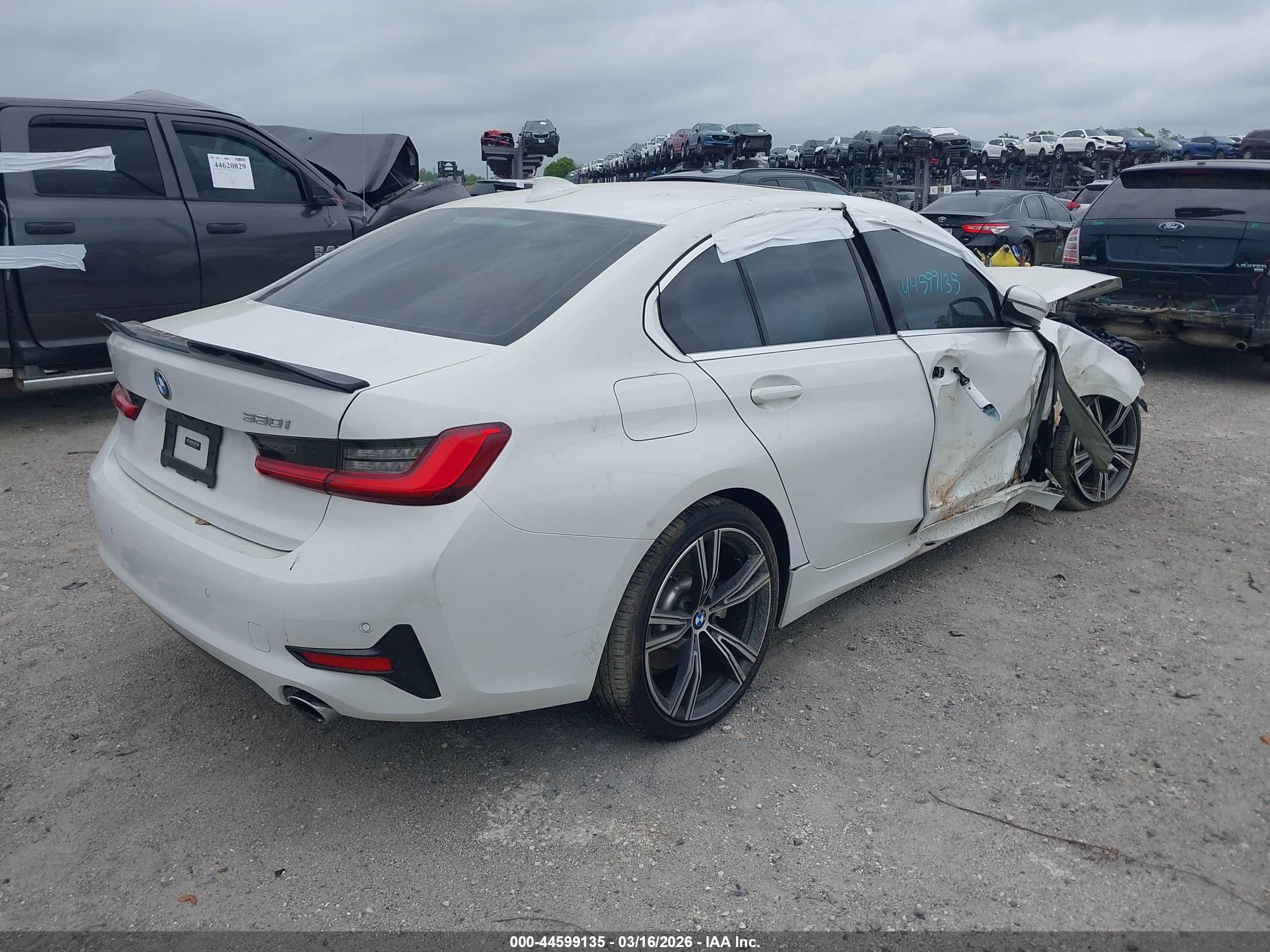 BMW 330I image 4