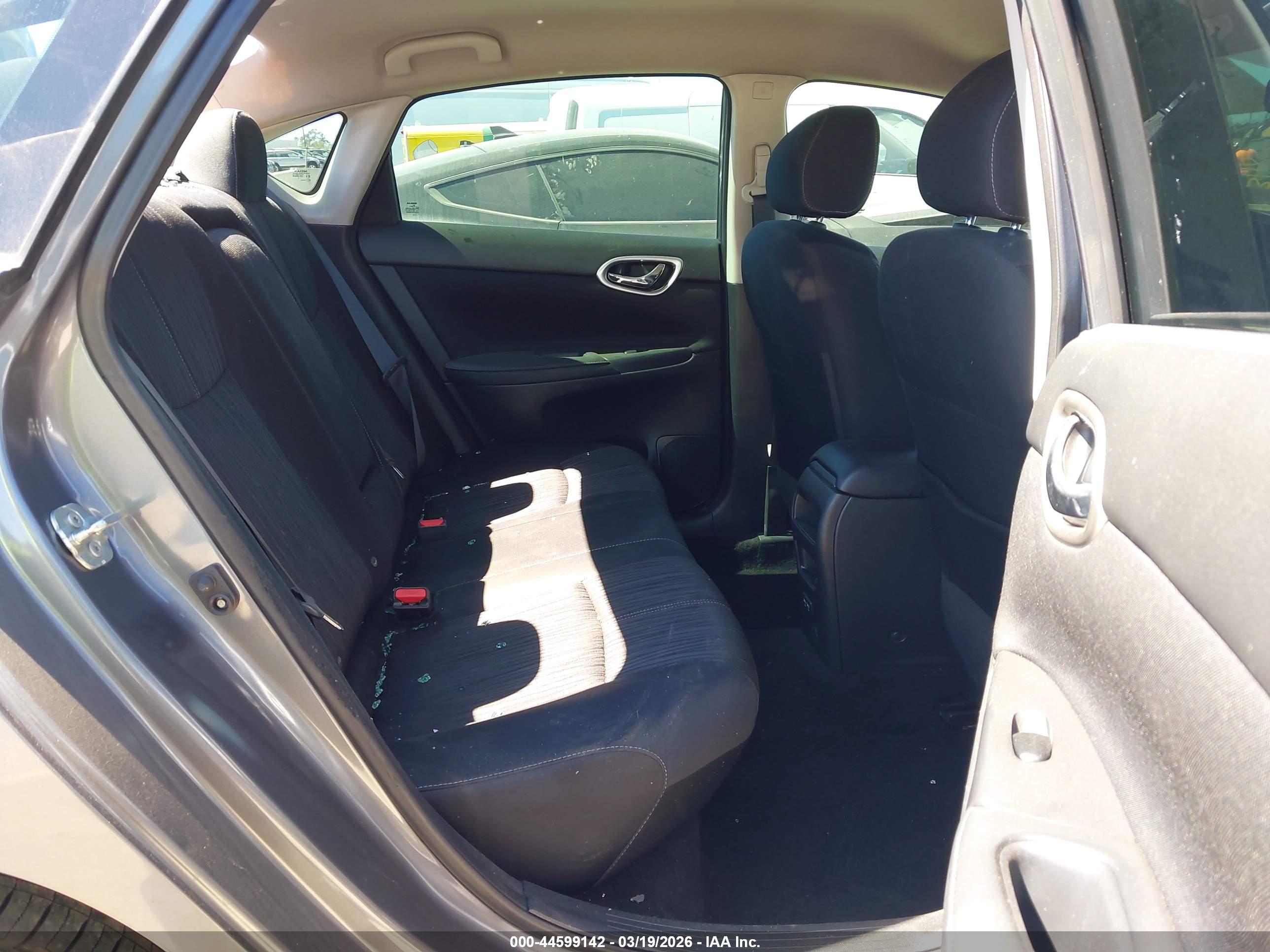 NISSAN SENTRA image 8