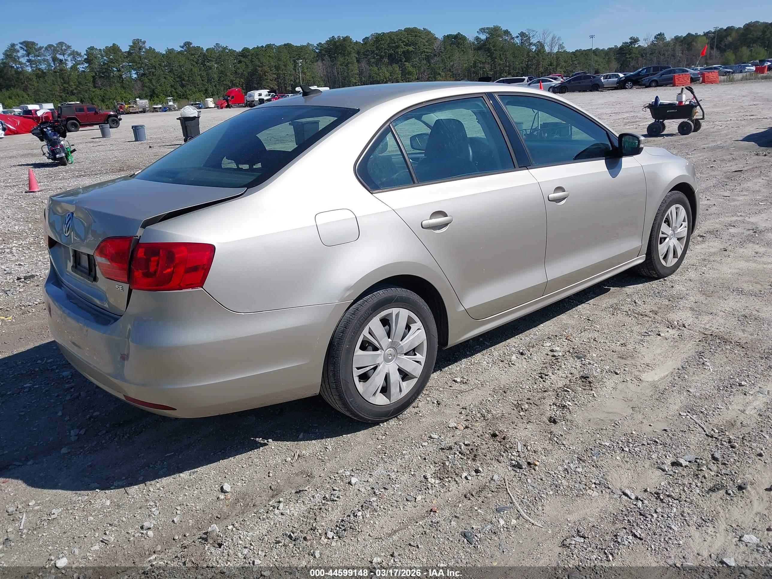 VOLKSWAGEN JETTA image 4