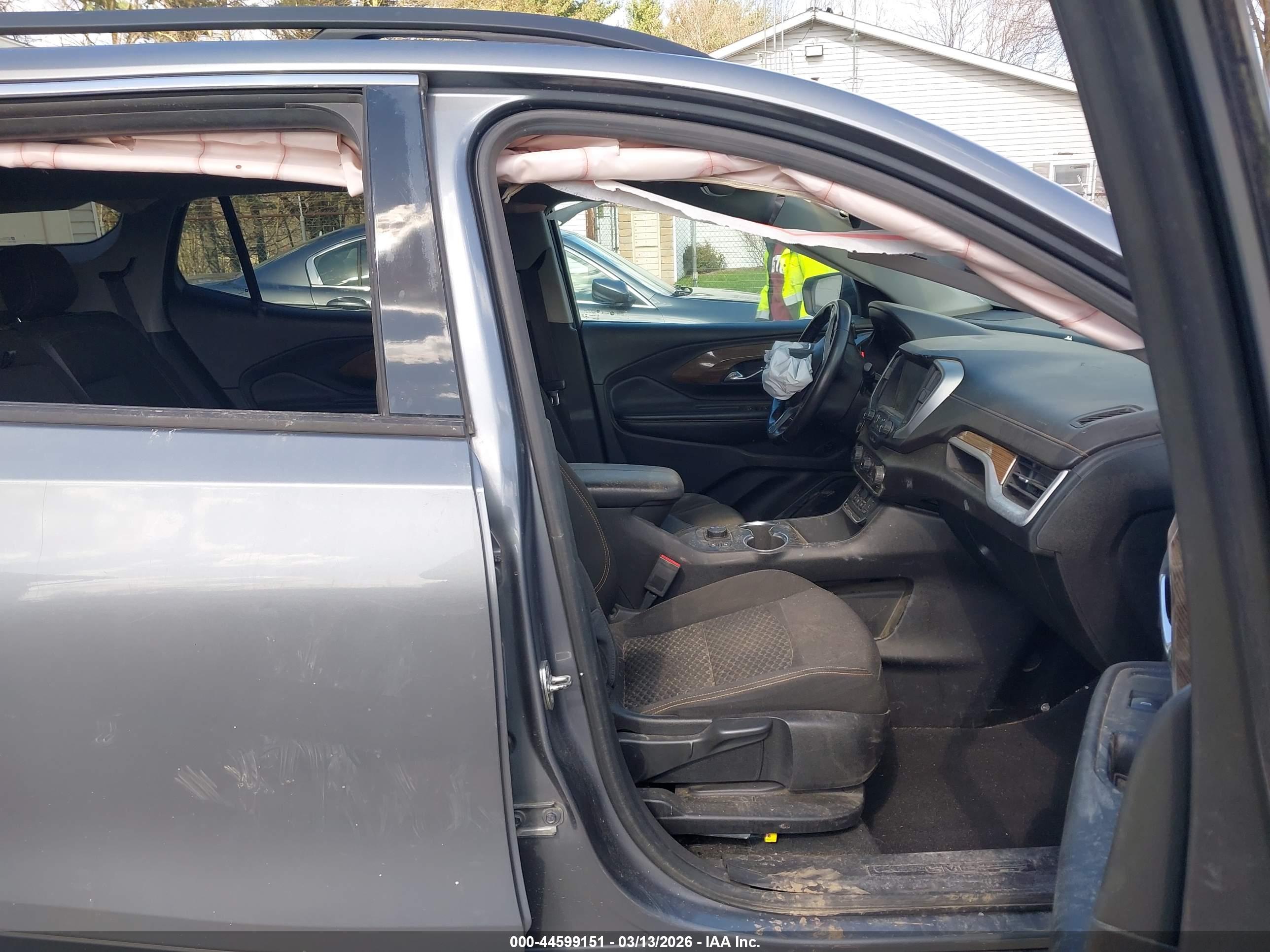 GMC TERRAIN image 5