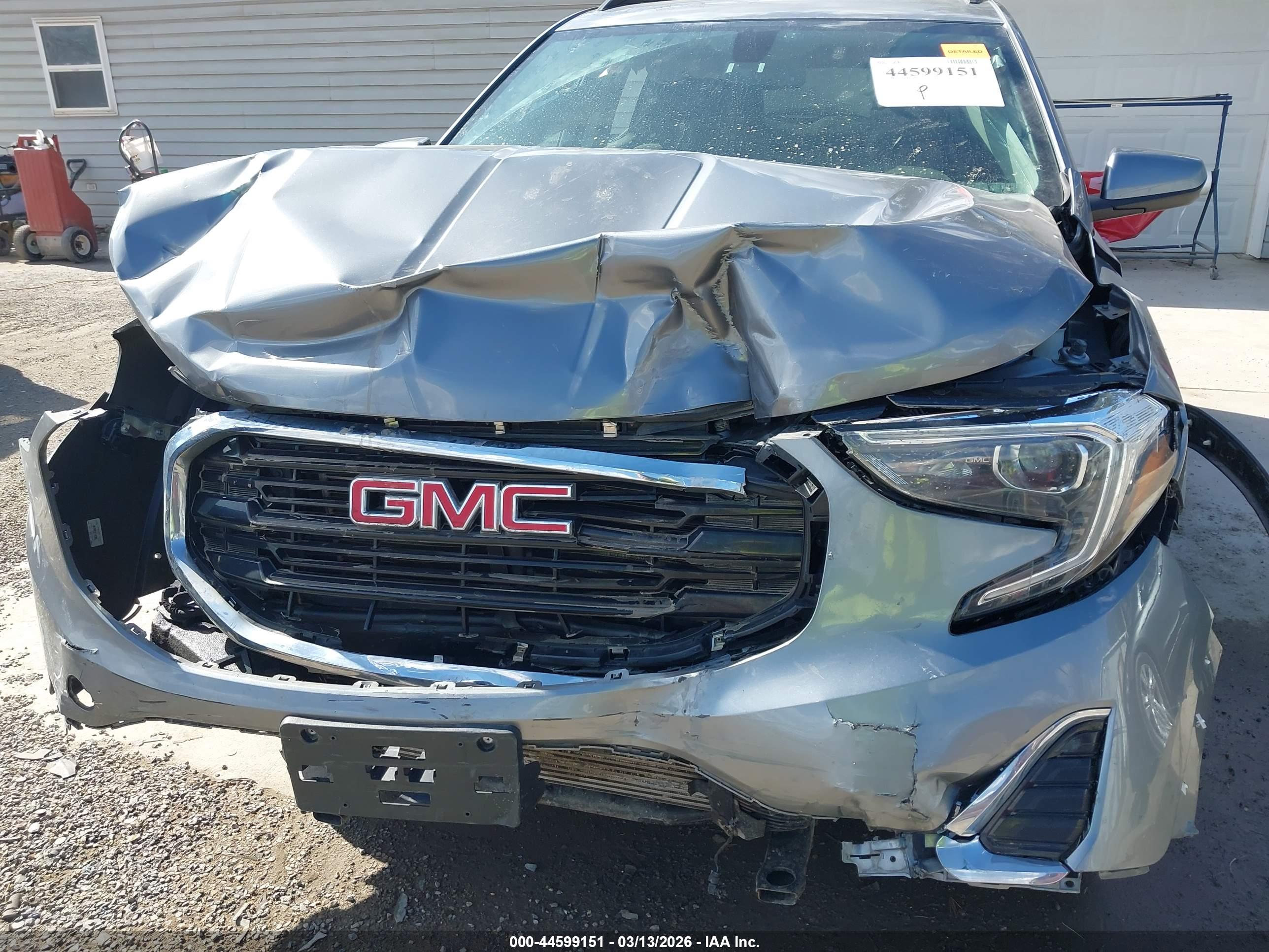 GMC TERRAIN image 6