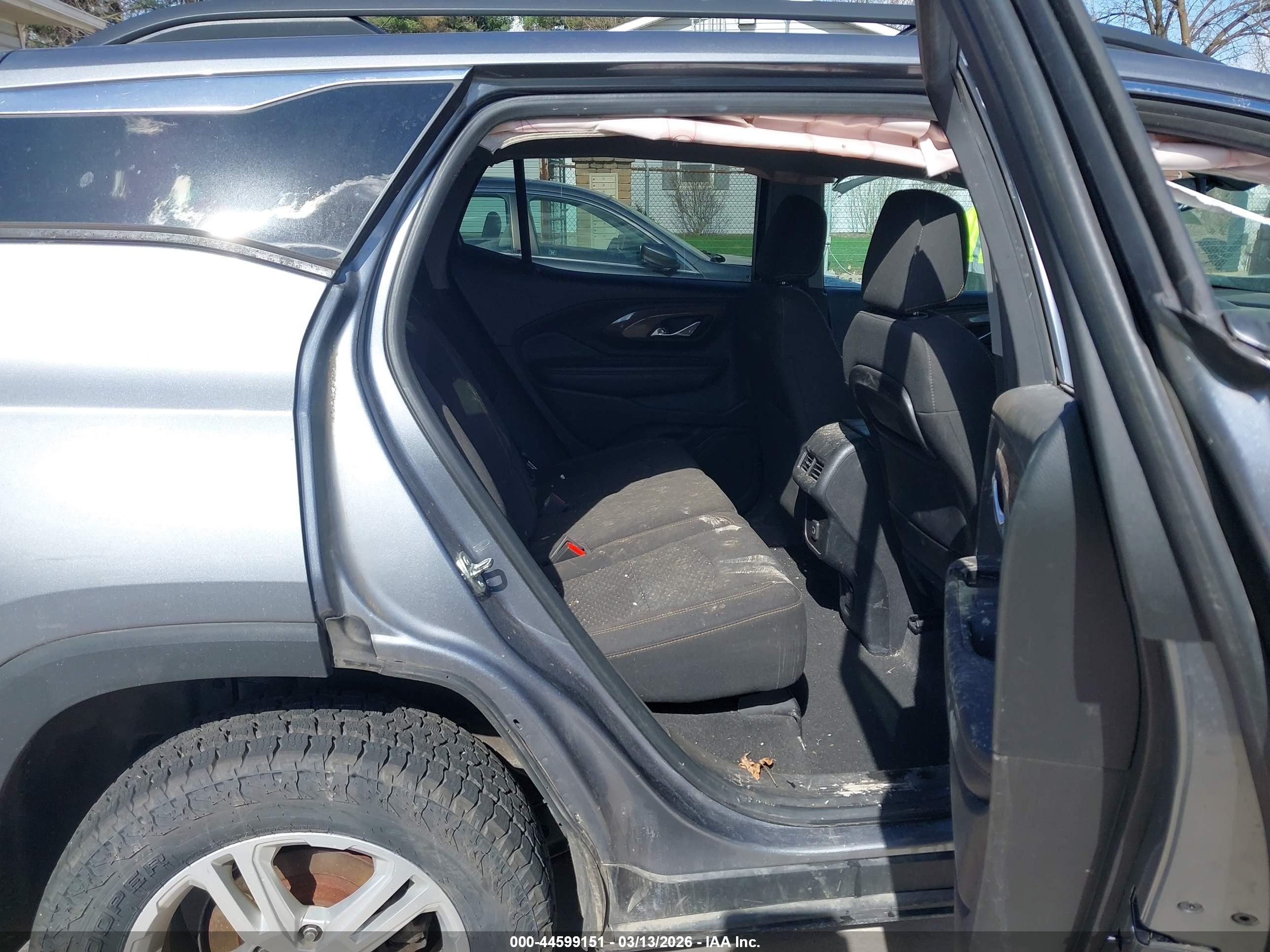GMC TERRAIN image 8