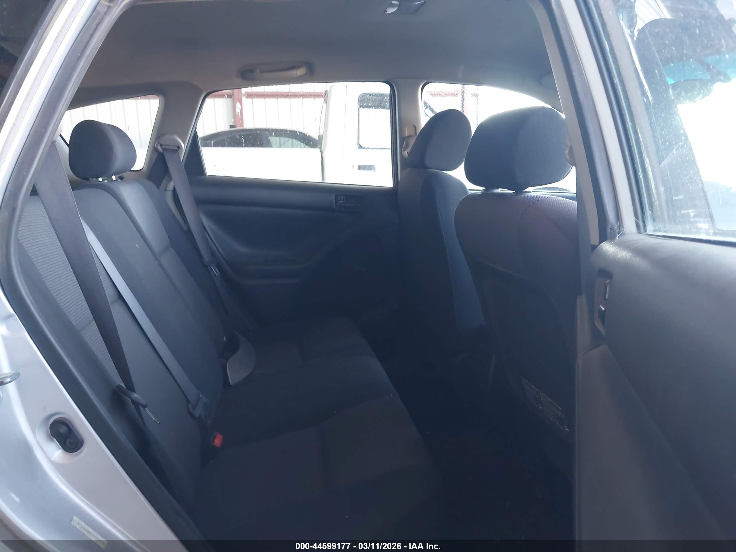 PONTIAC VIBE image 8
