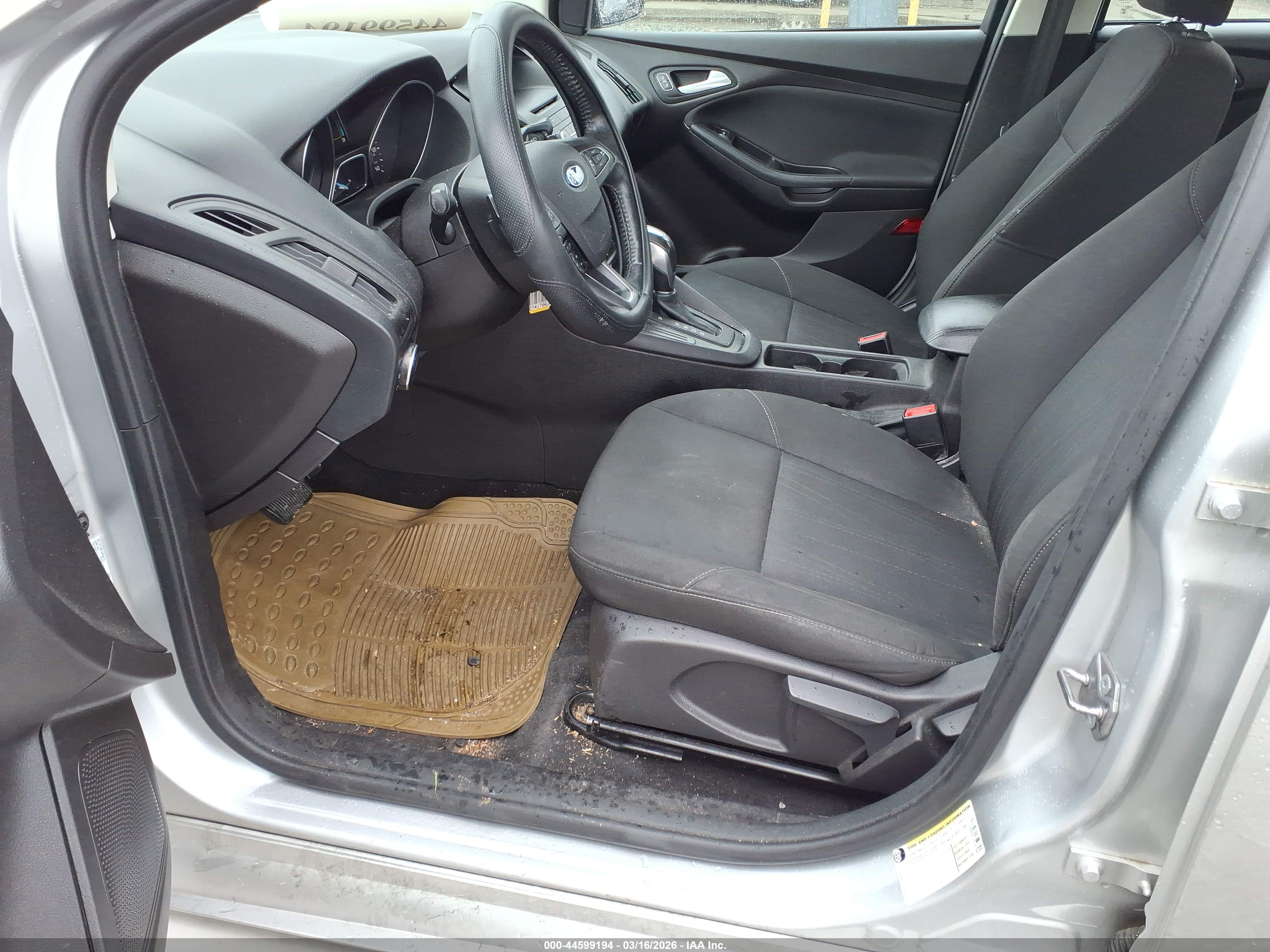 FORD FOCUS image 5
