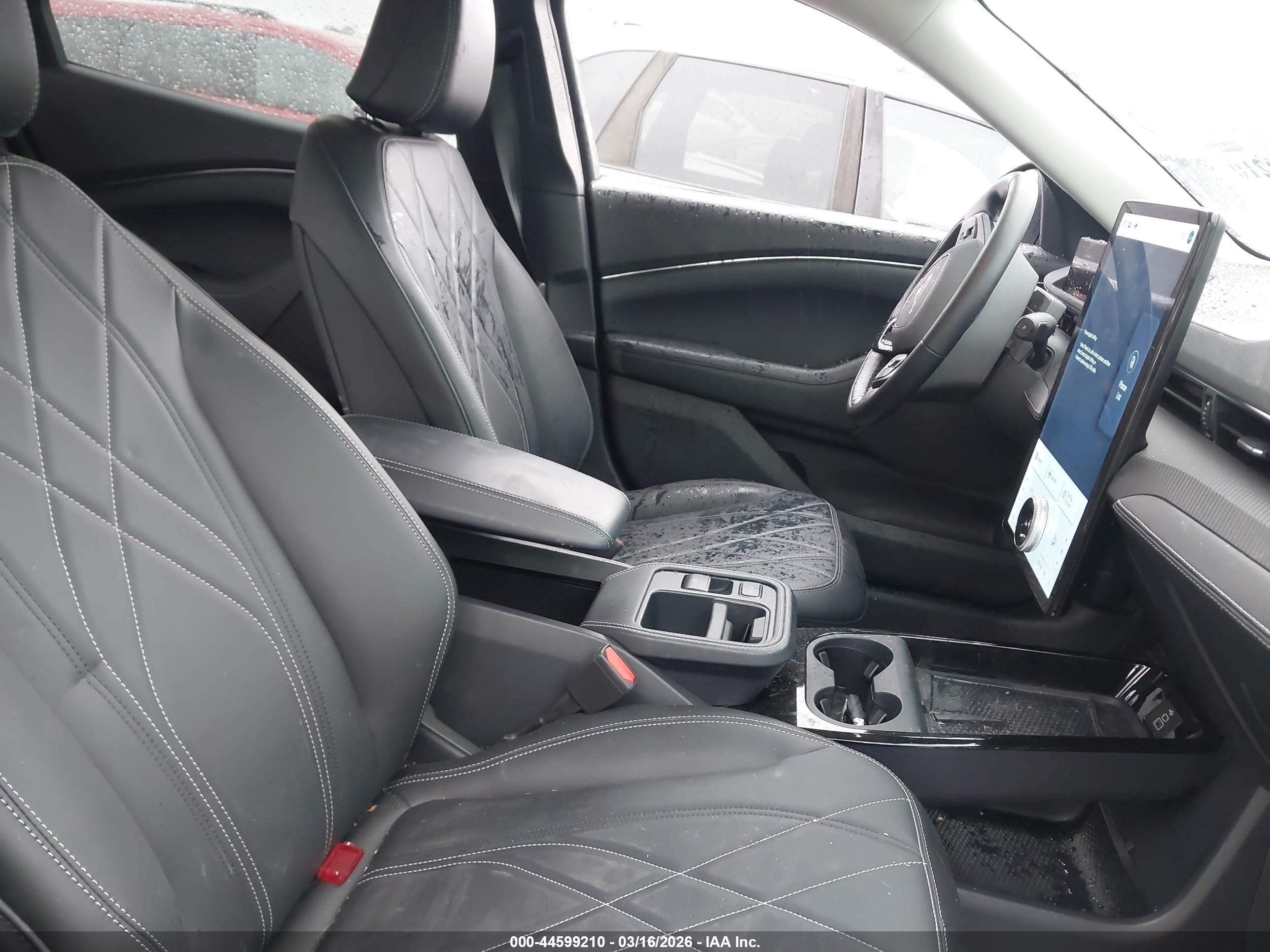 FORD MUSTANG image 5