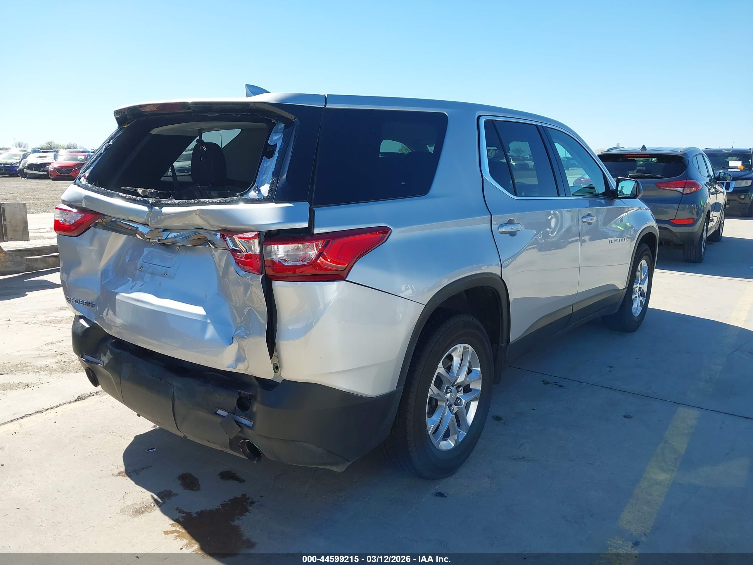 CHEVROLET TRAVERSE image 4