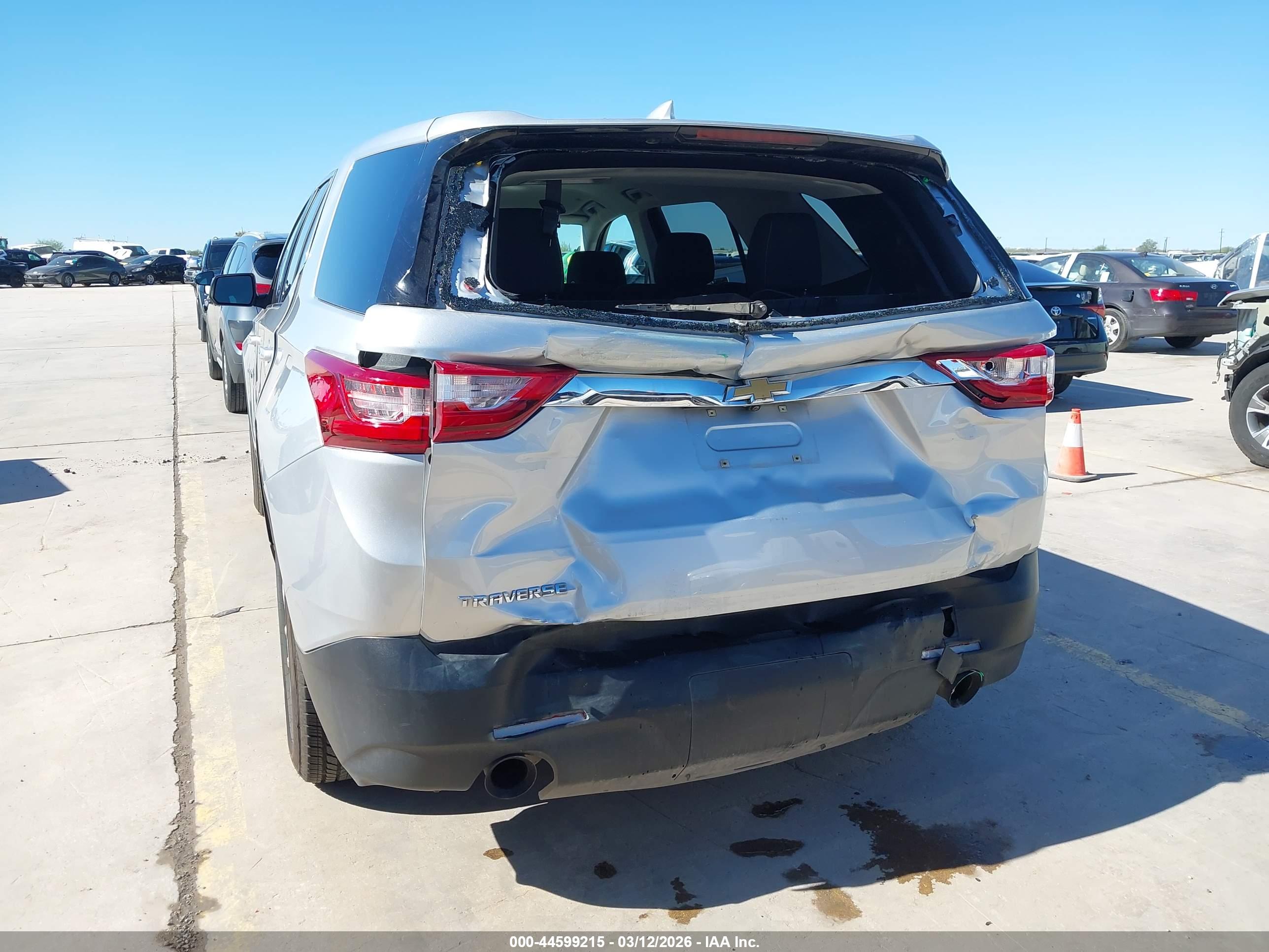 CHEVROLET TRAVERSE image 6