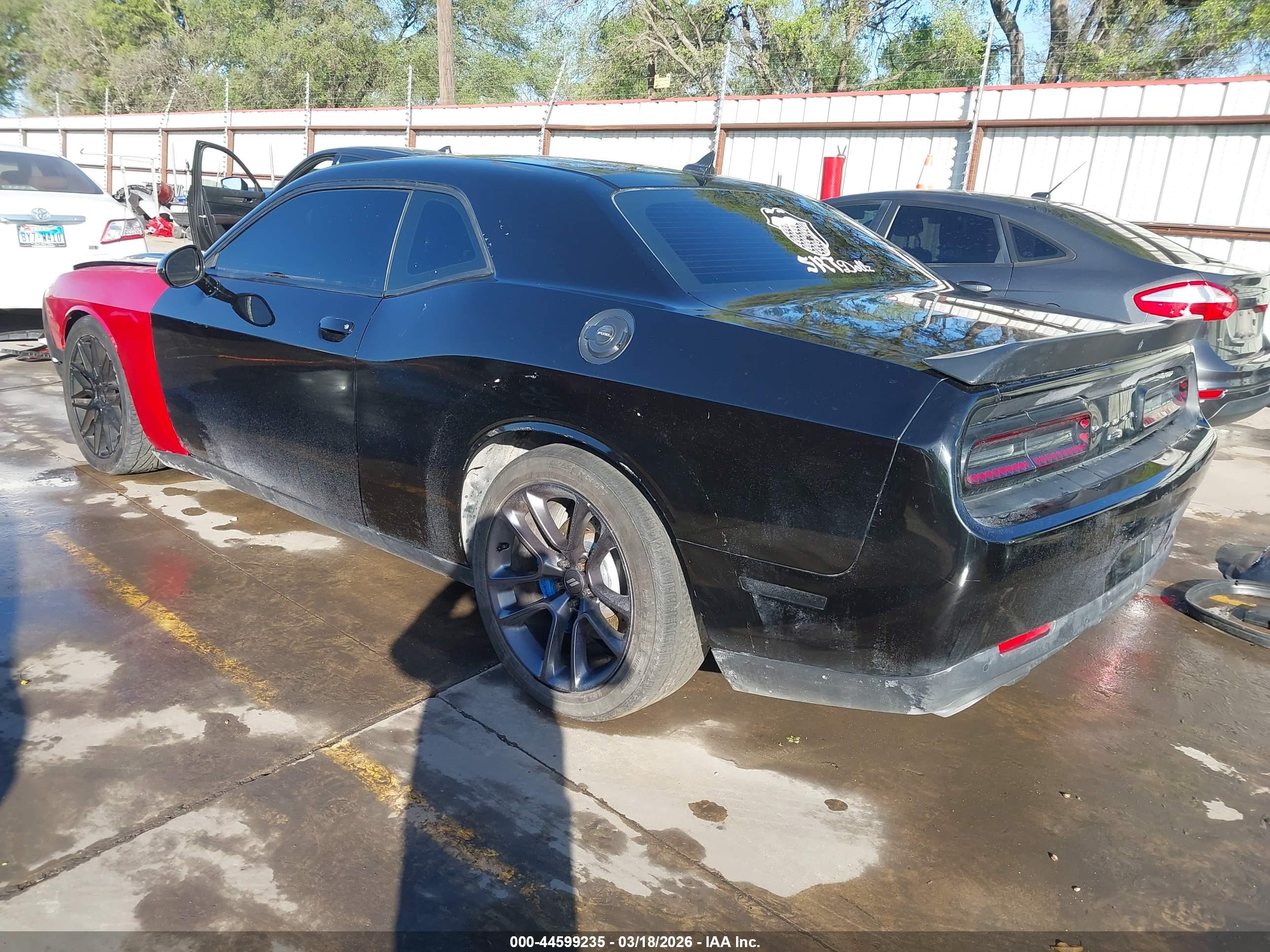 DODGE CHALLENGER image 3