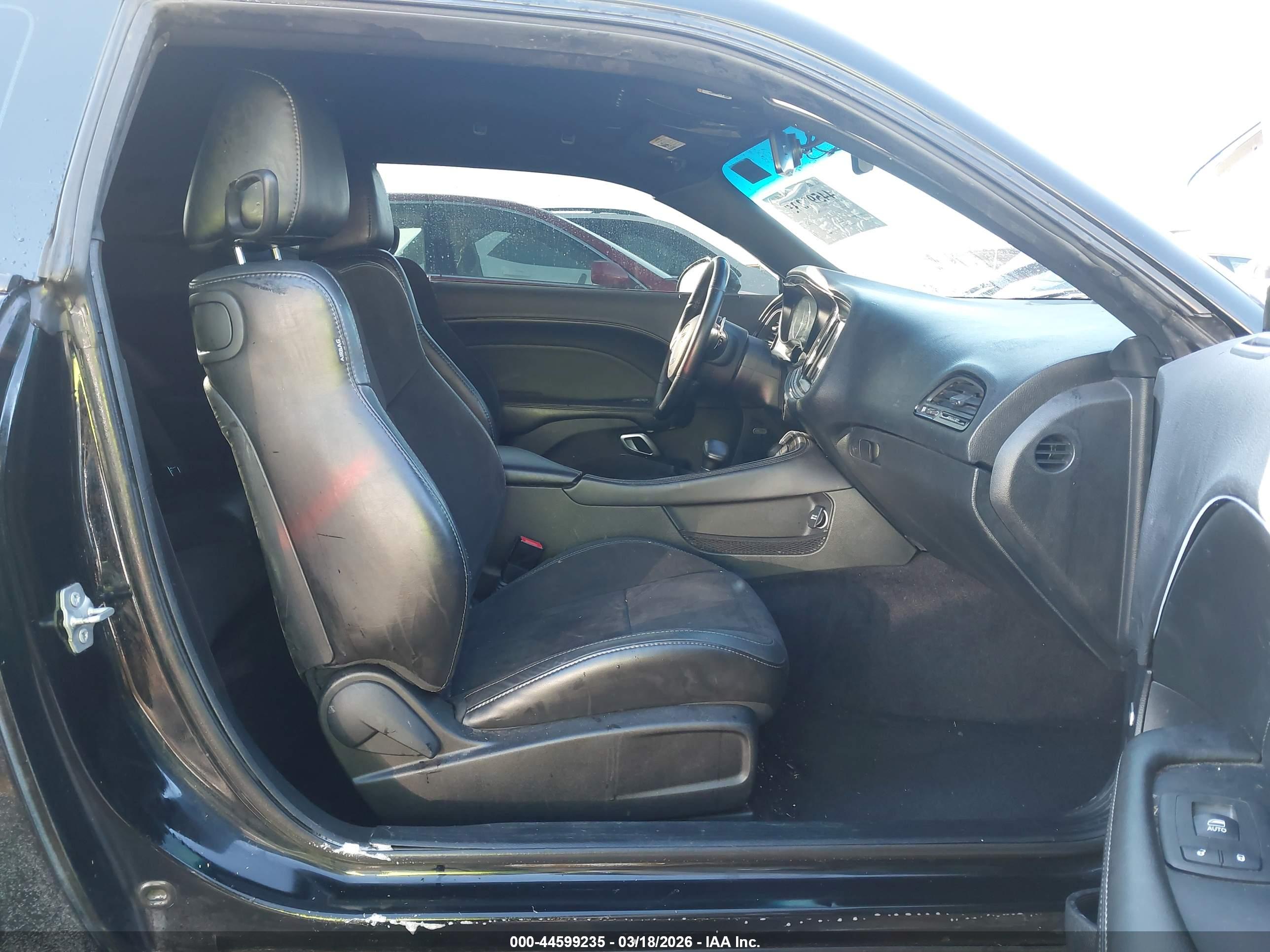 DODGE CHALLENGER image 5