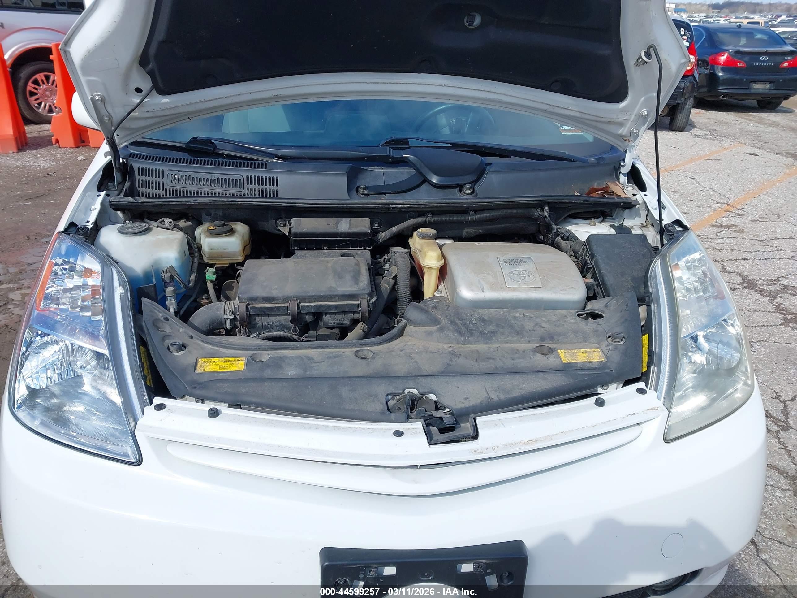 TOYOTA PRIUS image 10