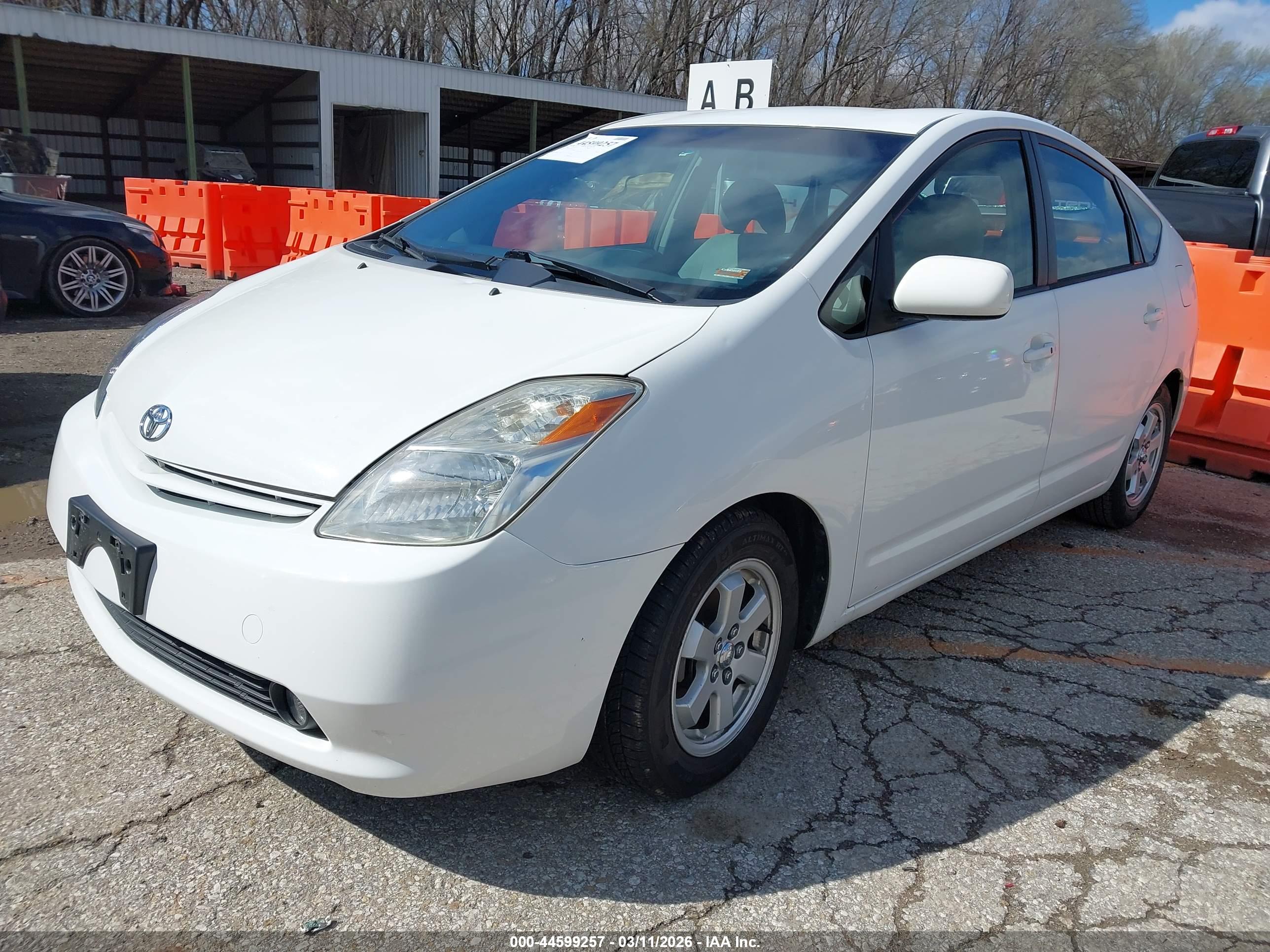 TOYOTA PRIUS image 2