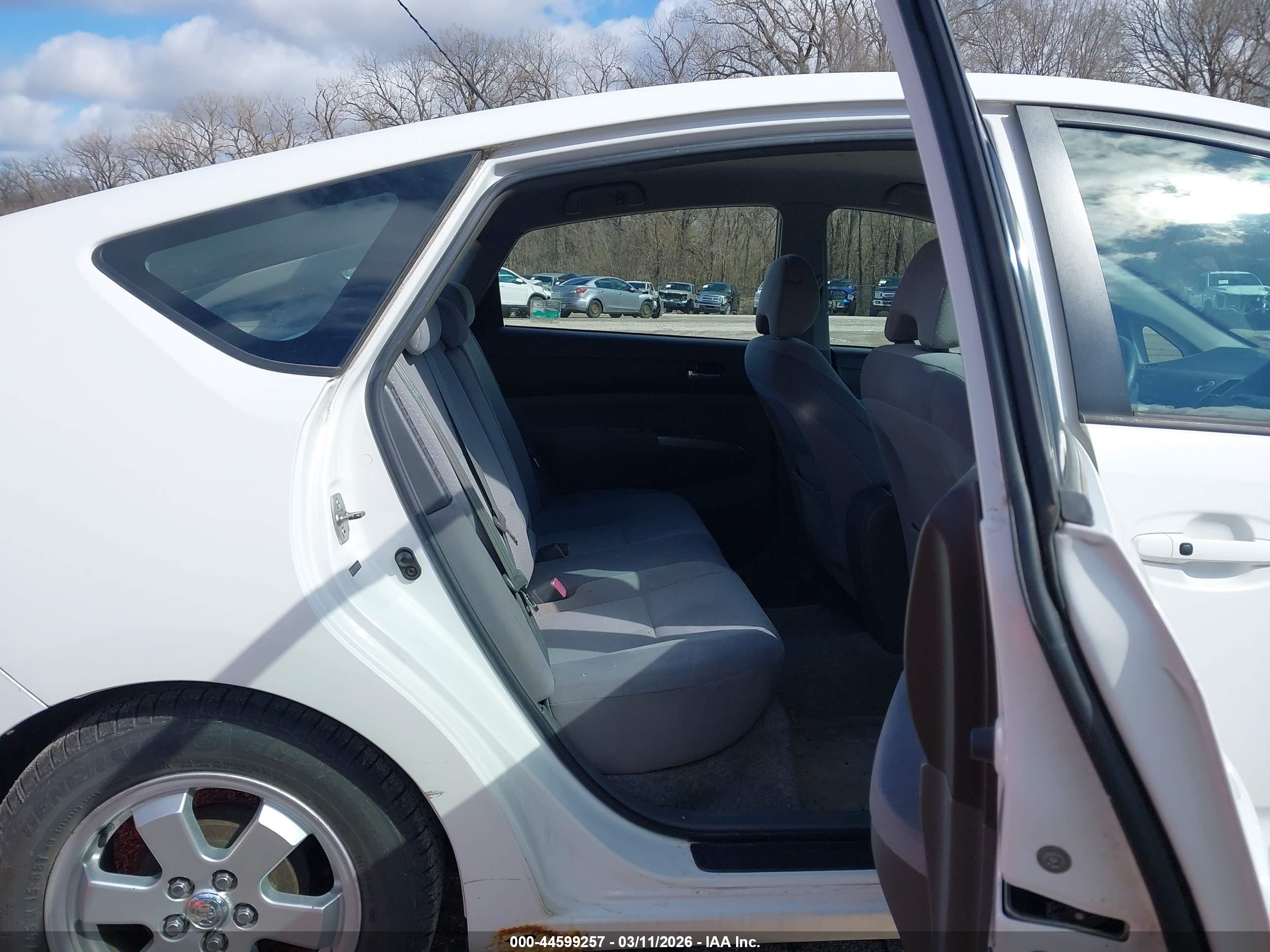 TOYOTA PRIUS image 8