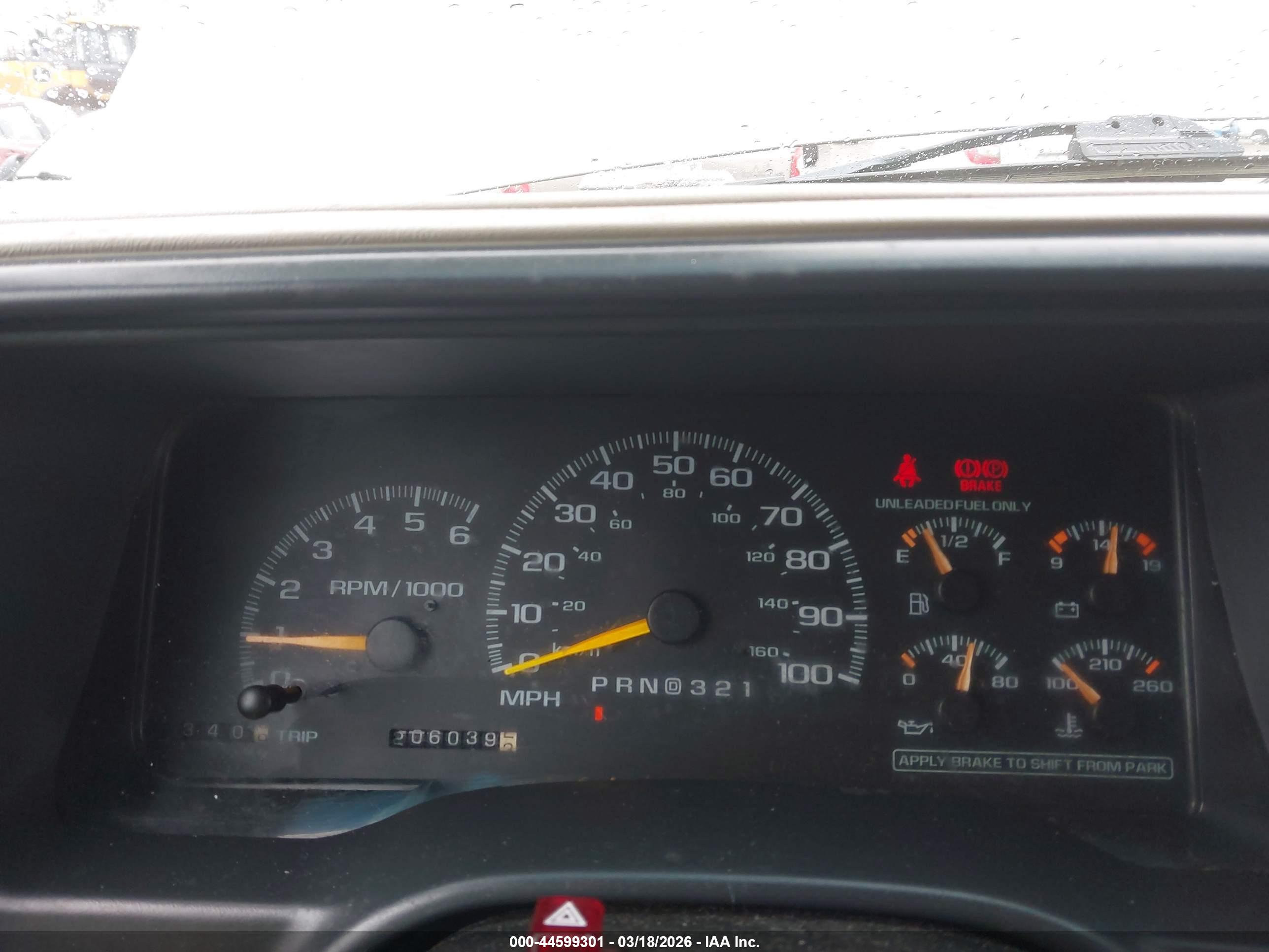 CHEVROLET SUBURBAN image 7