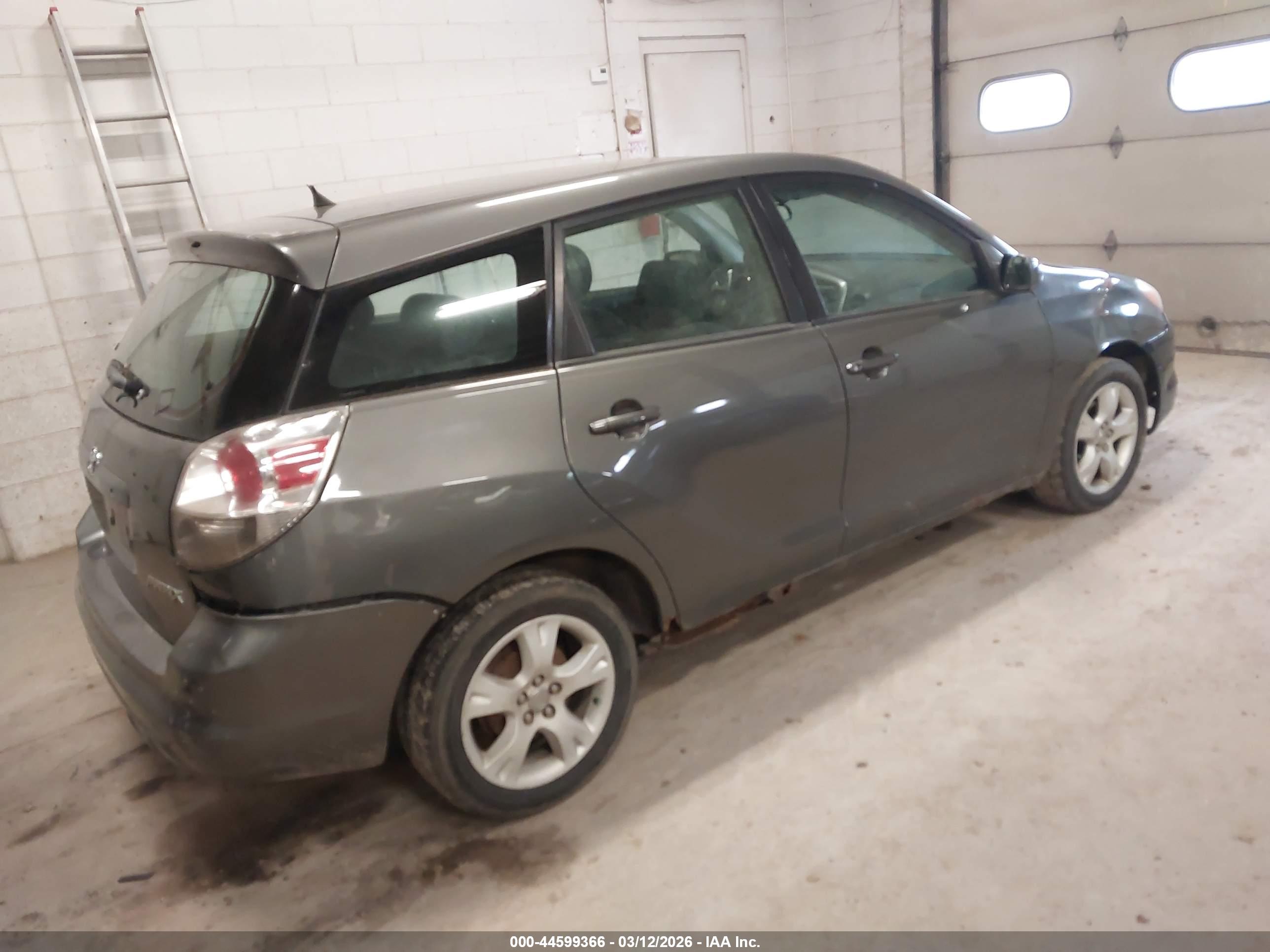 TOYOTA MATRIX image 4
