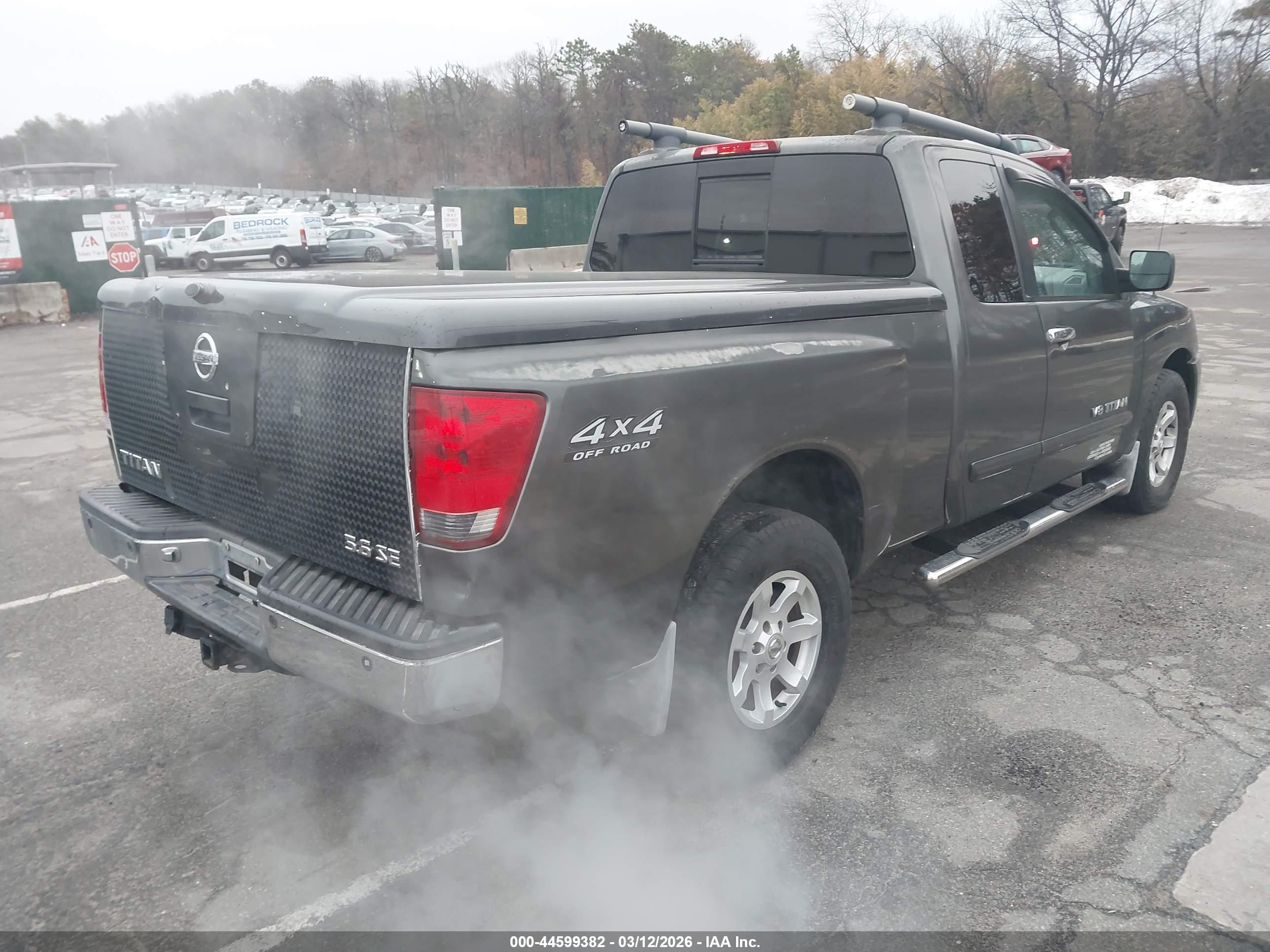 NISSAN TITAN image 4