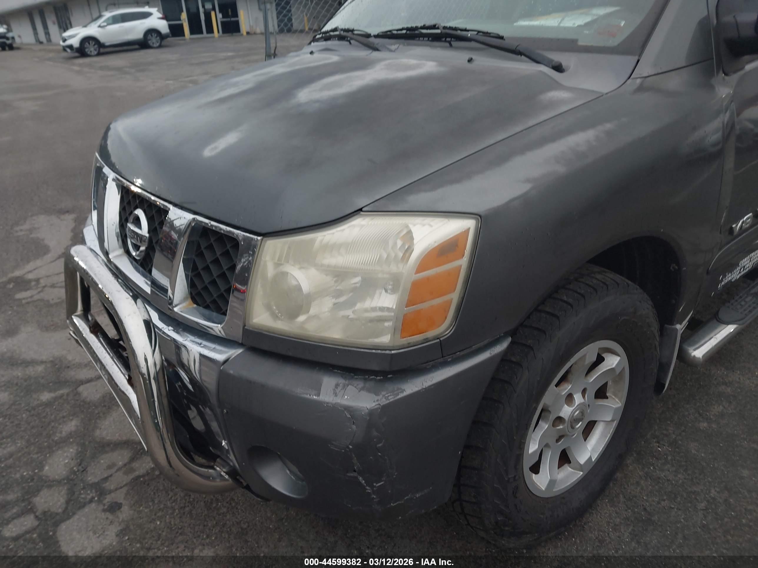 NISSAN TITAN image 6