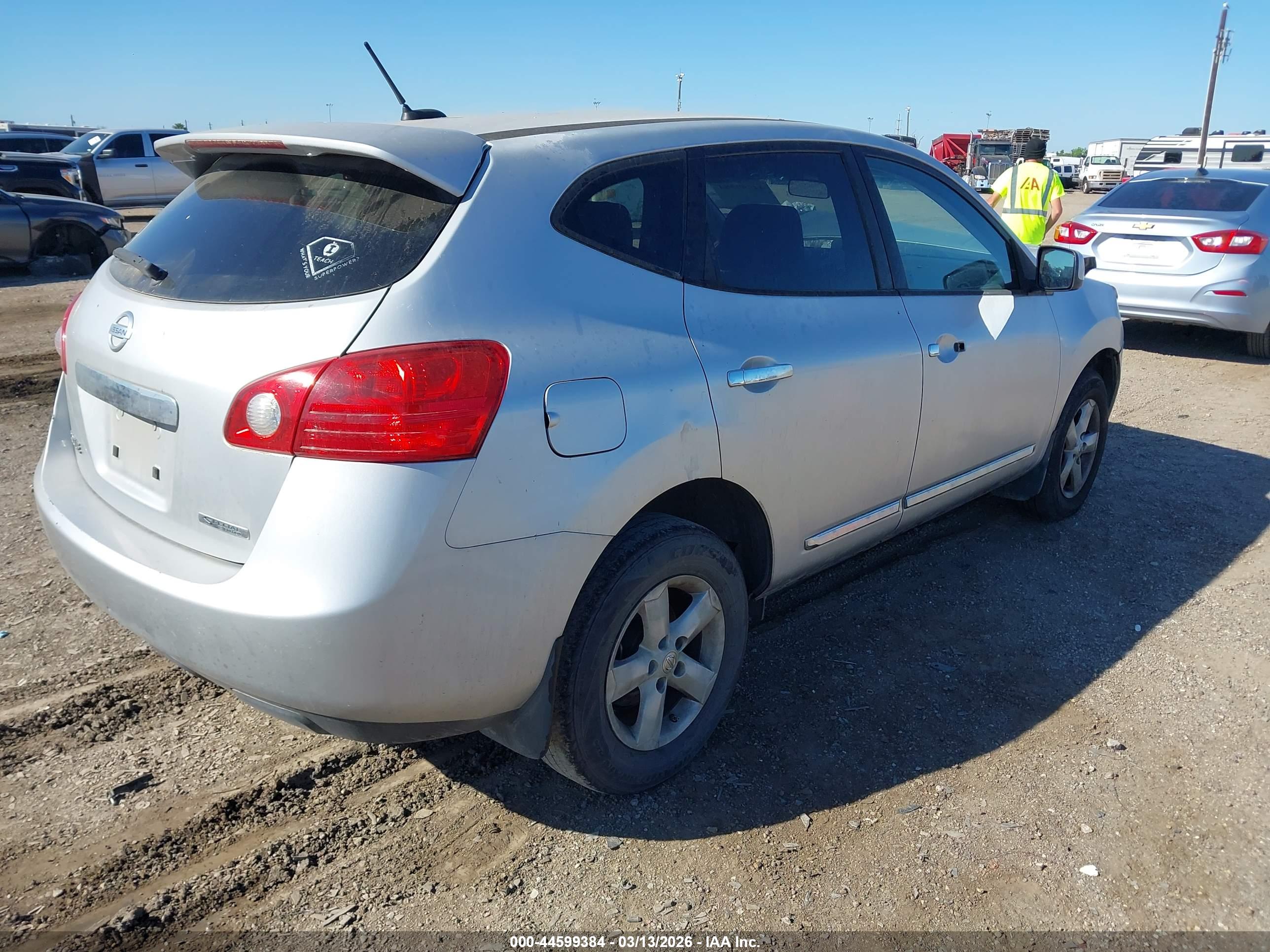 NISSAN ROGUE image 4