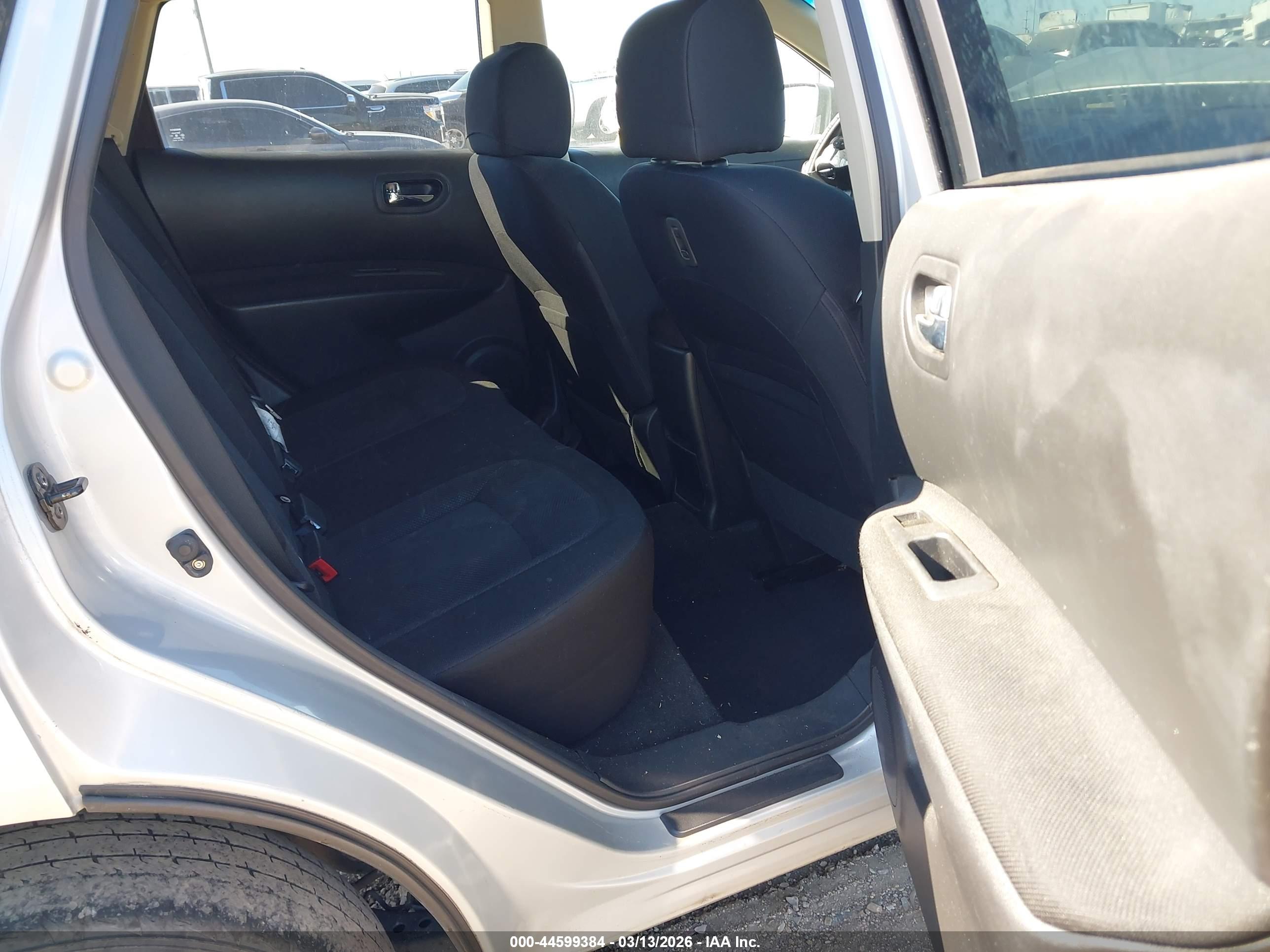 NISSAN ROGUE image 8