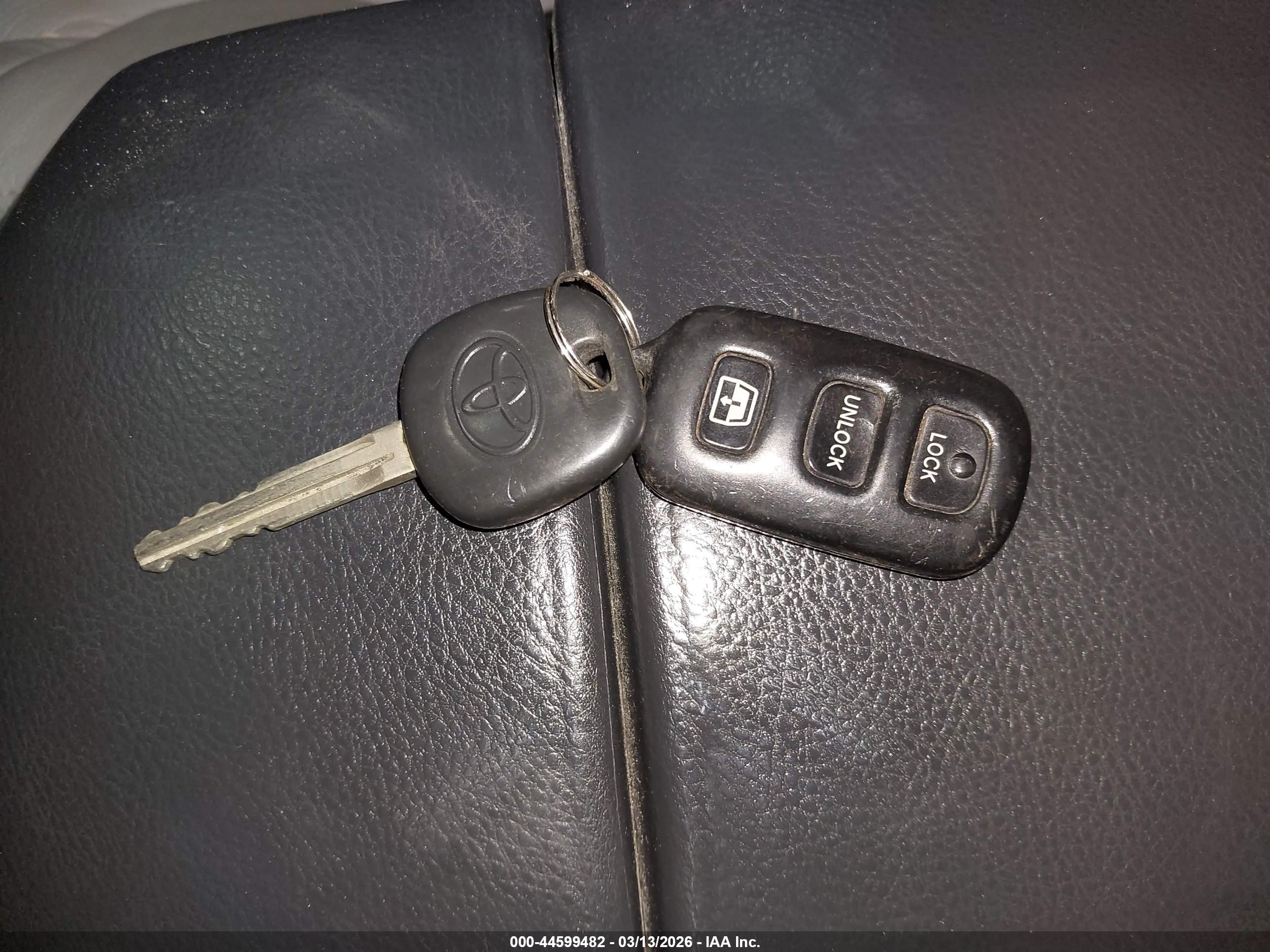 TOYOTA 4RUNNER image 11