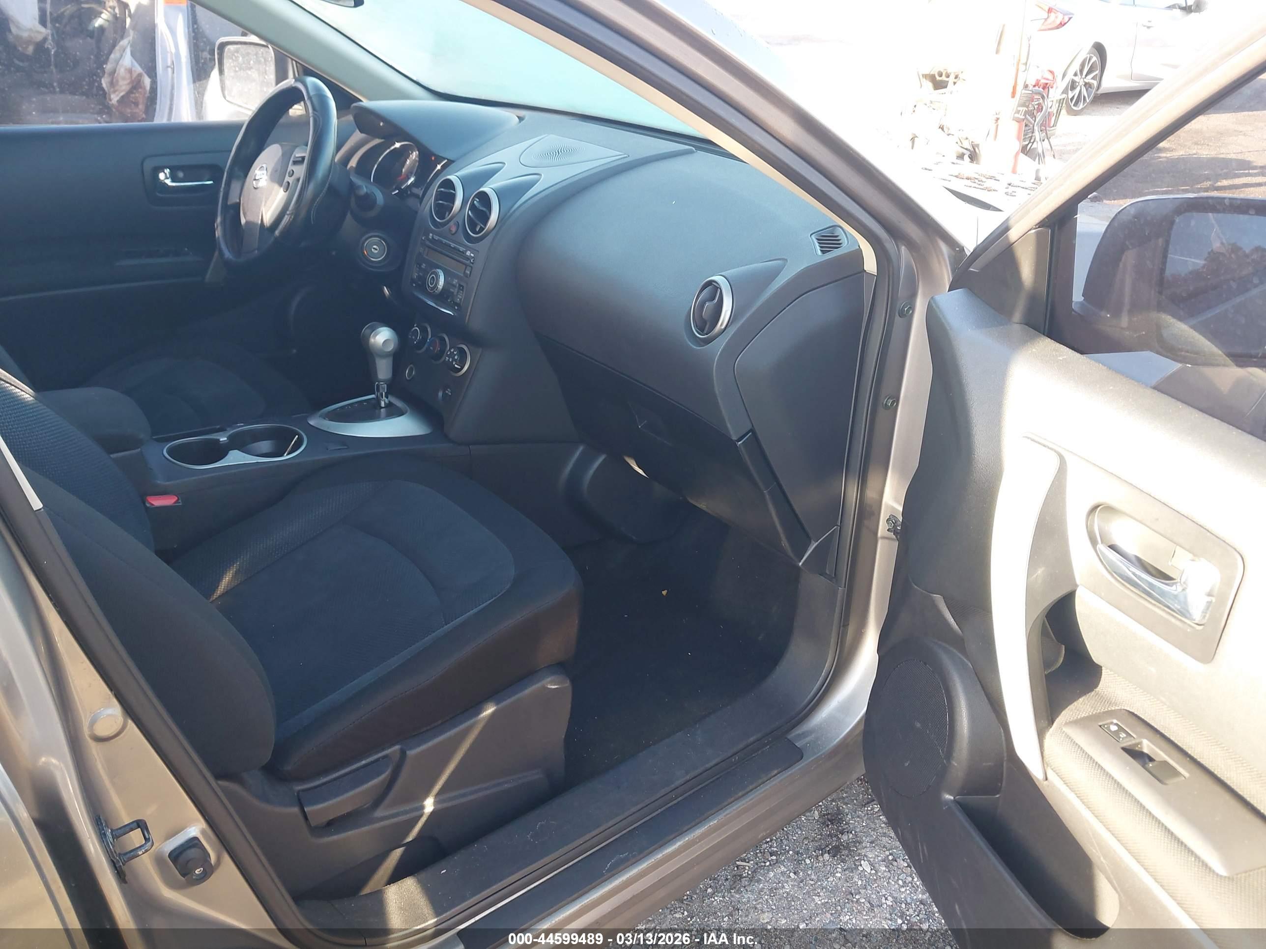 NISSAN ROGUE image 5