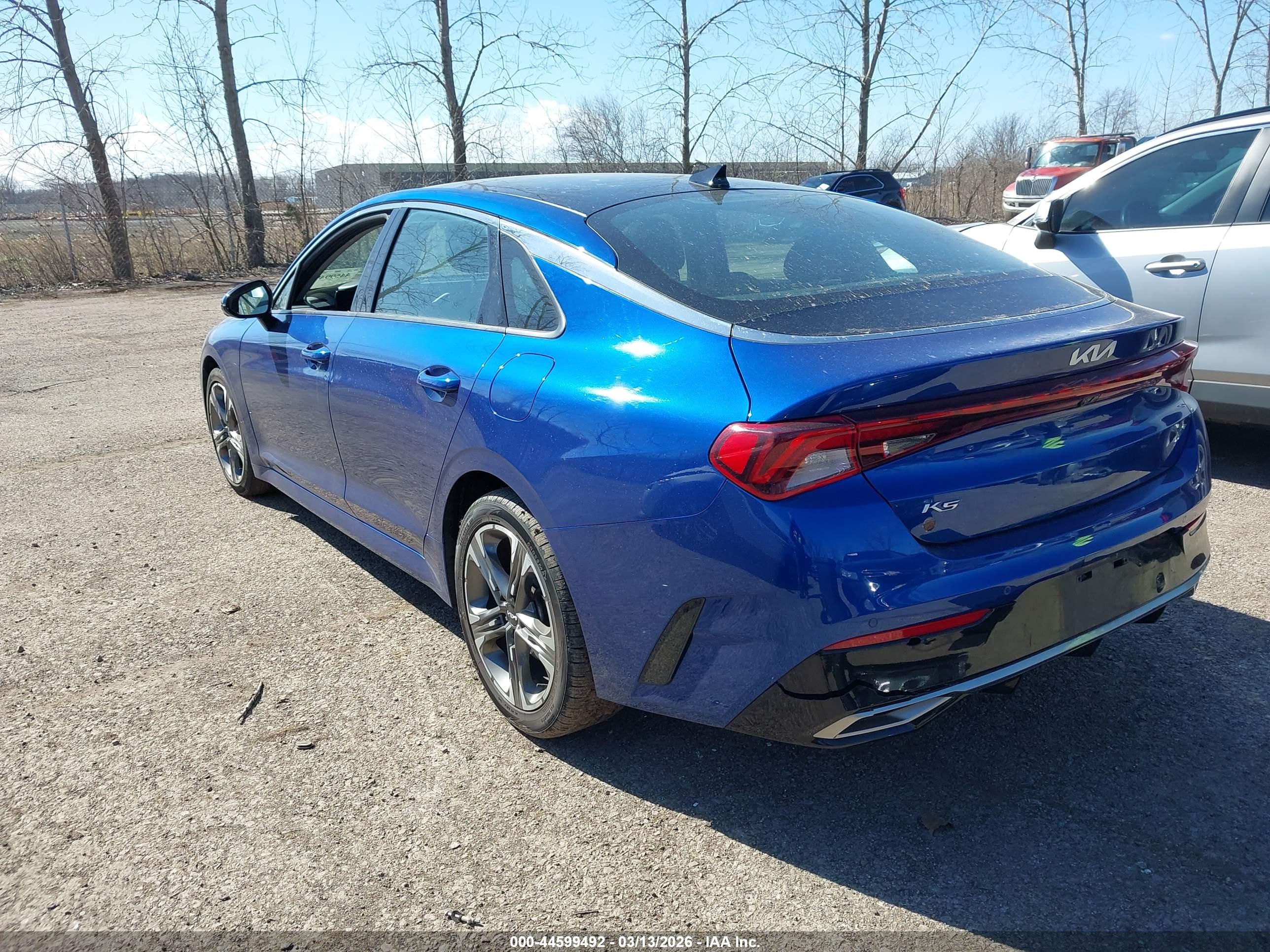 KIA K5 image 3