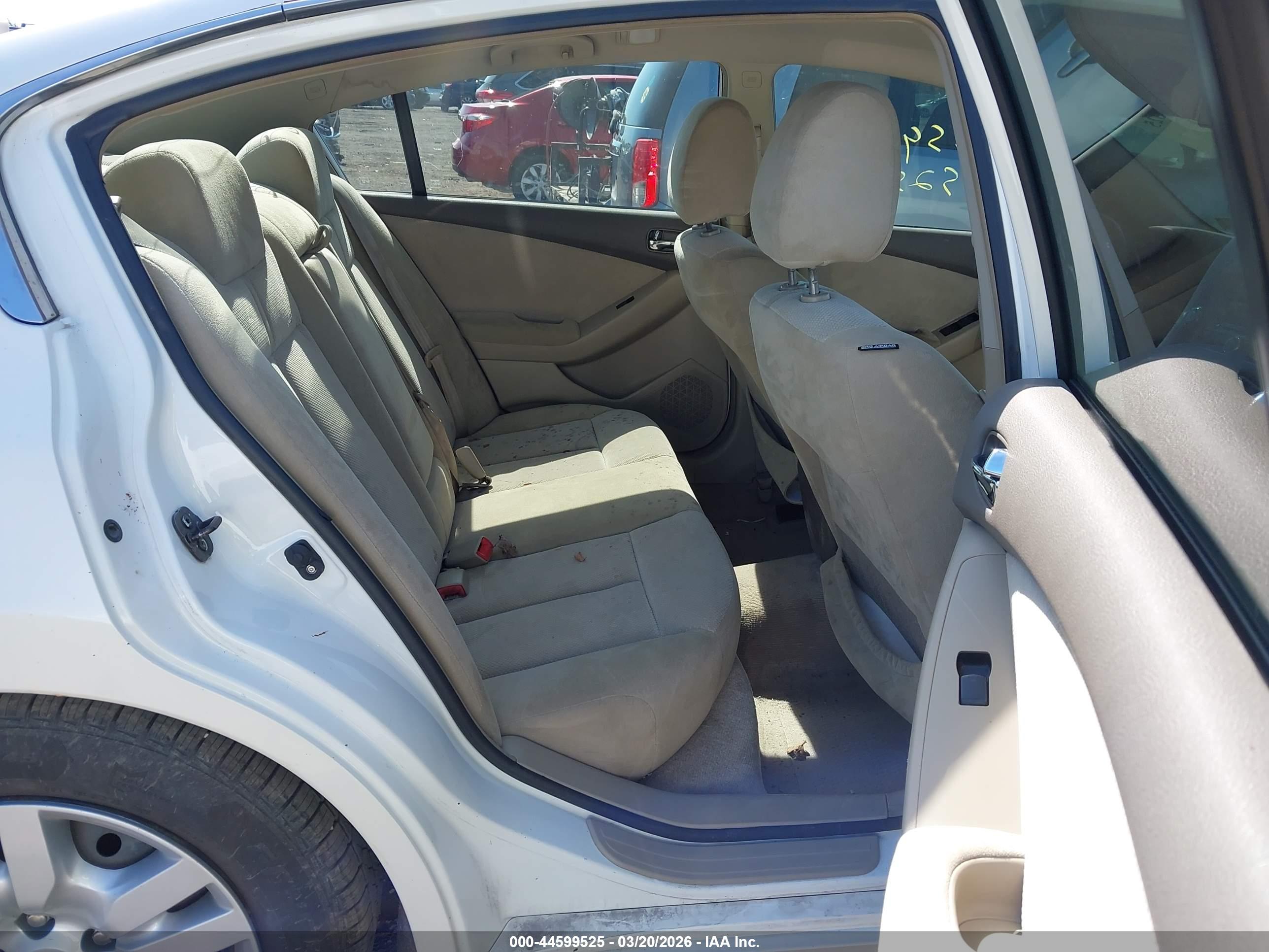 NISSAN ALTIMA image 8
