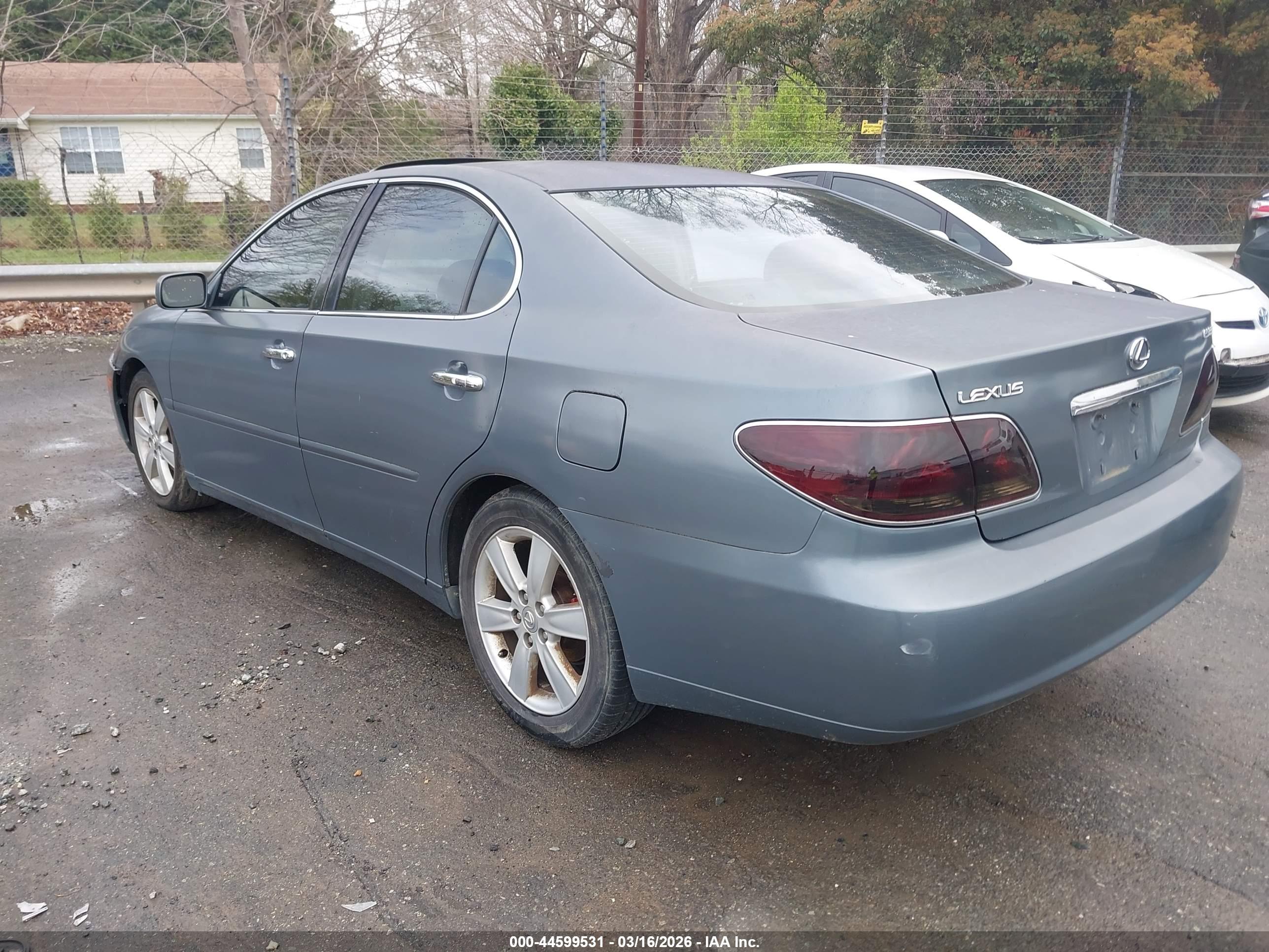 LEXUS ES image 3