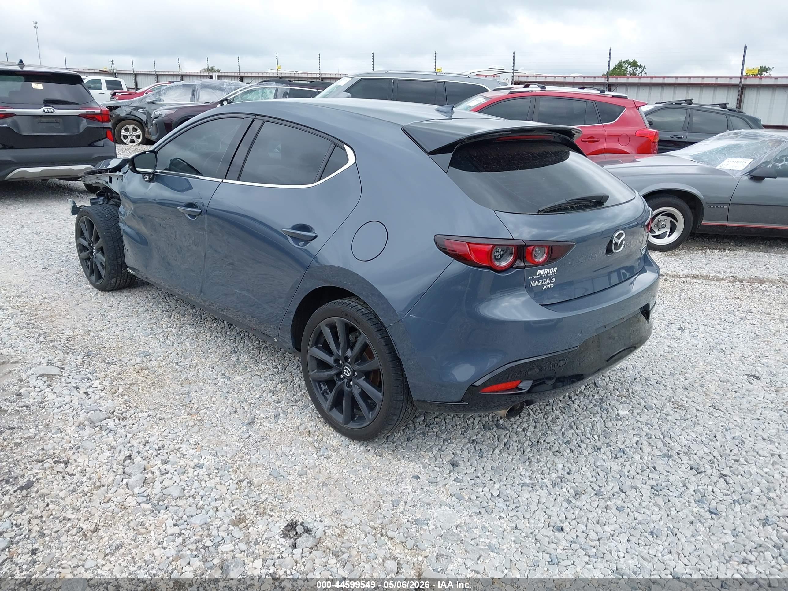 MAZDA MAZDA3 image 3