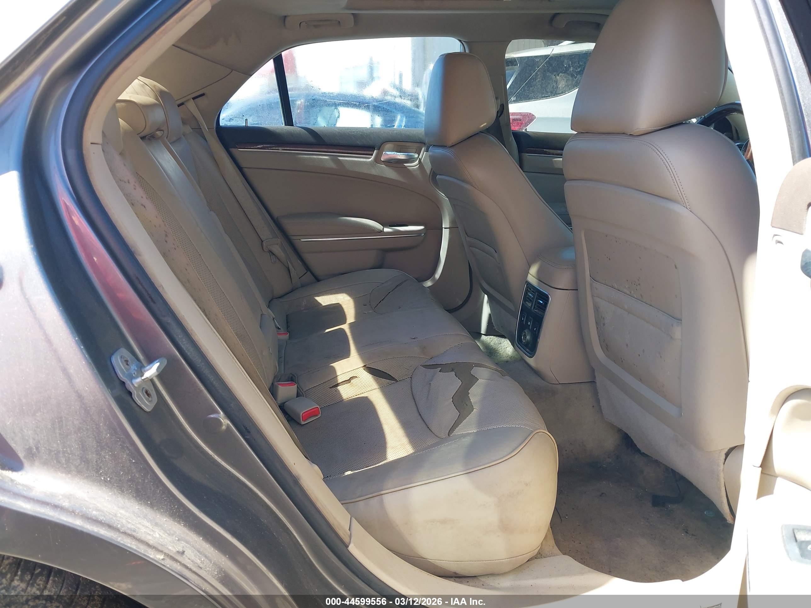 CHRYSLER 300C image 8