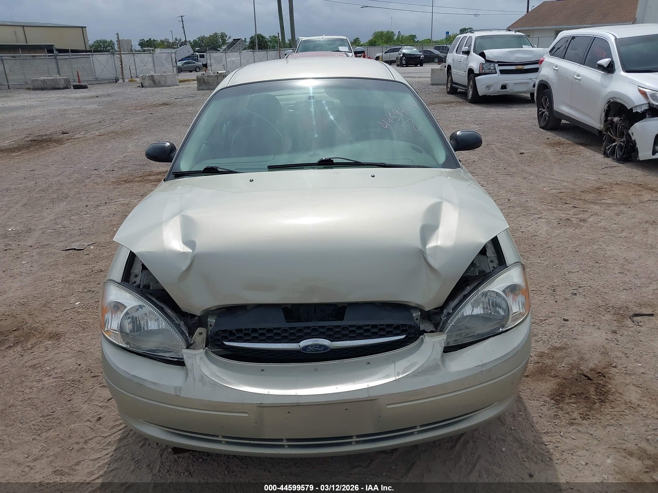 FORD TAURUS image 6