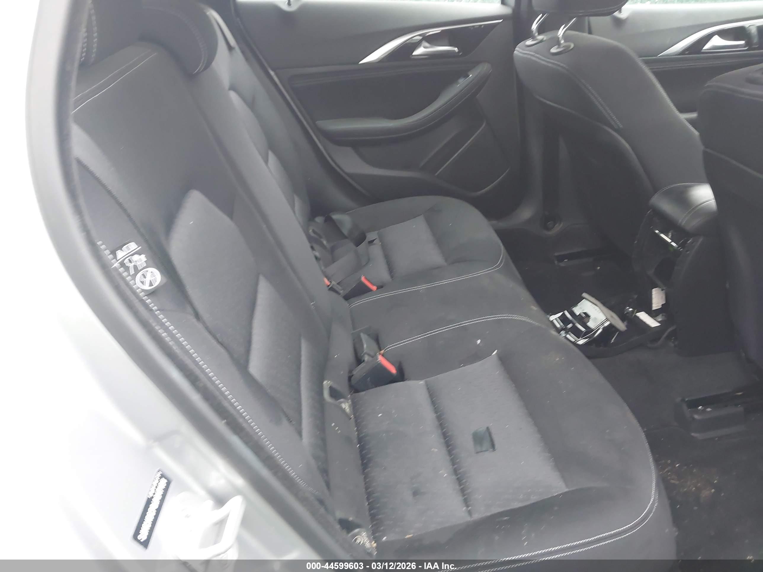 INFINITI QX30 image 8