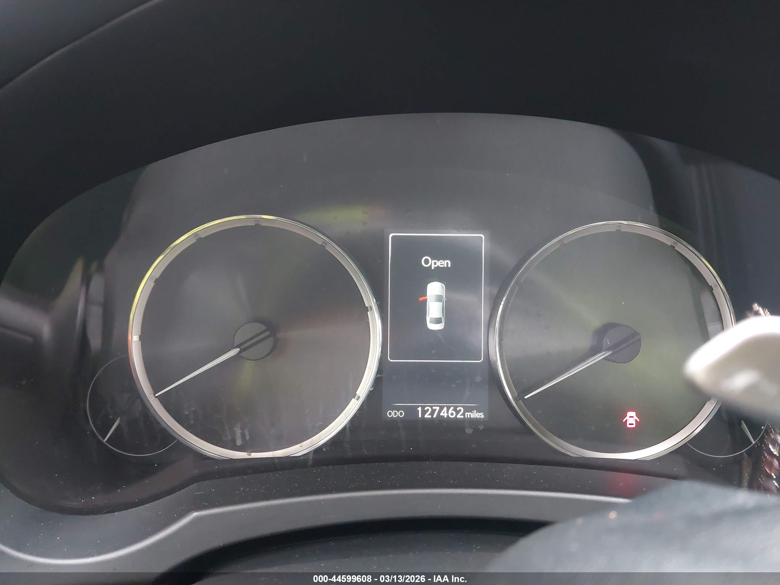 LEXUS IS image 7