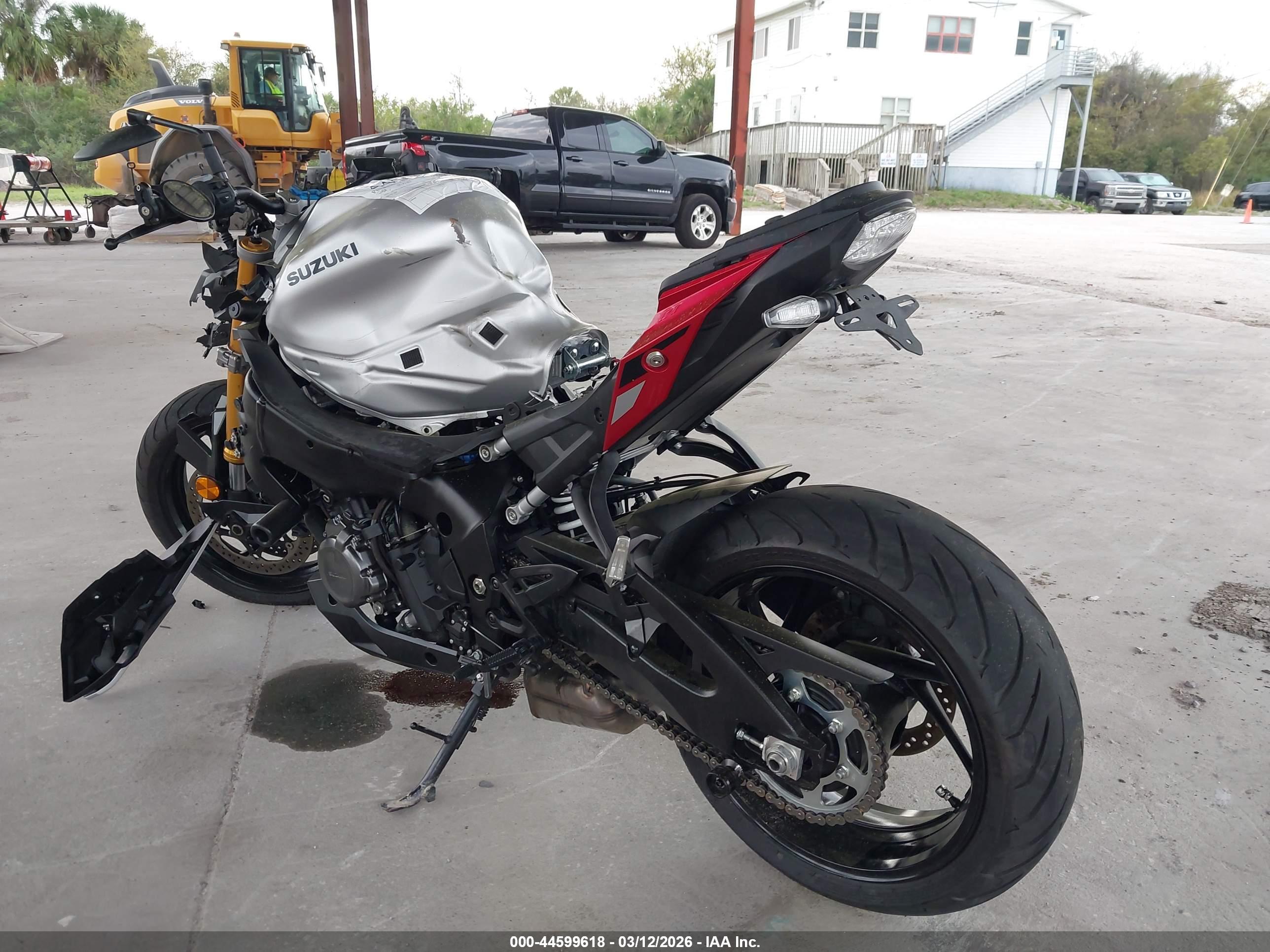 SUZUKI GSX-S1000 image 3