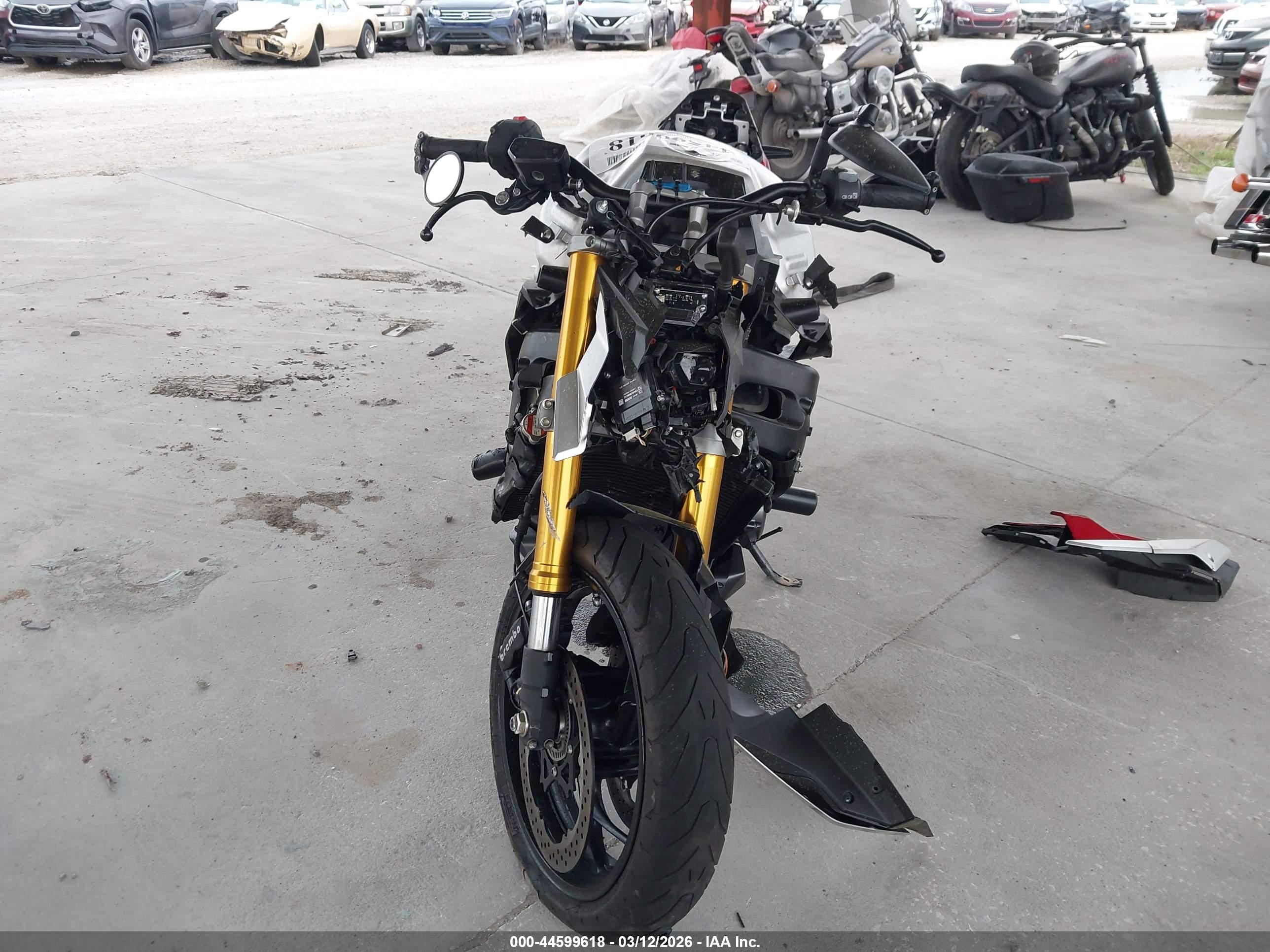 SUZUKI GSX-S1000 image 5