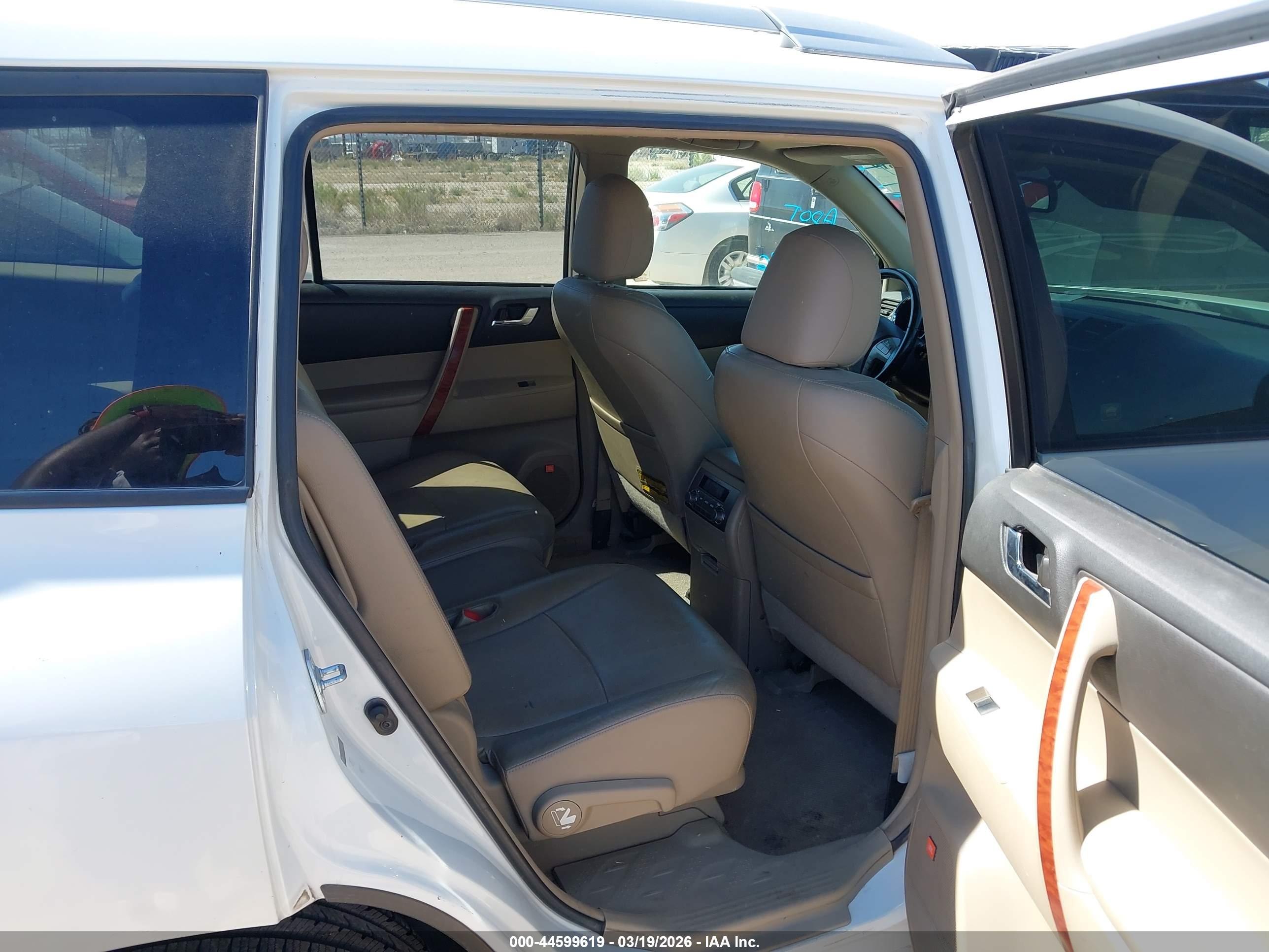 TOYOTA HIGHLANDER image 8