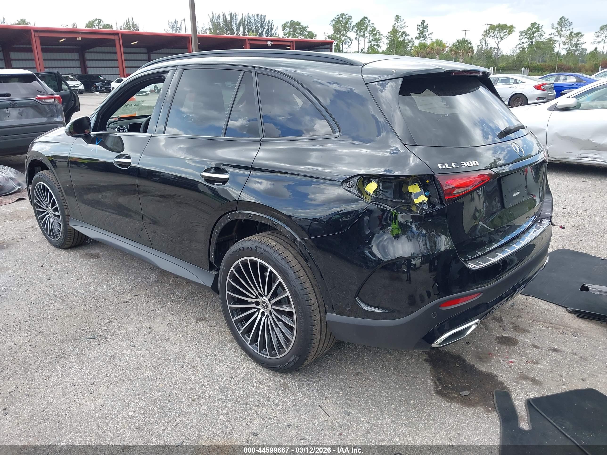 MERCEDES-BENZ GLC image 3