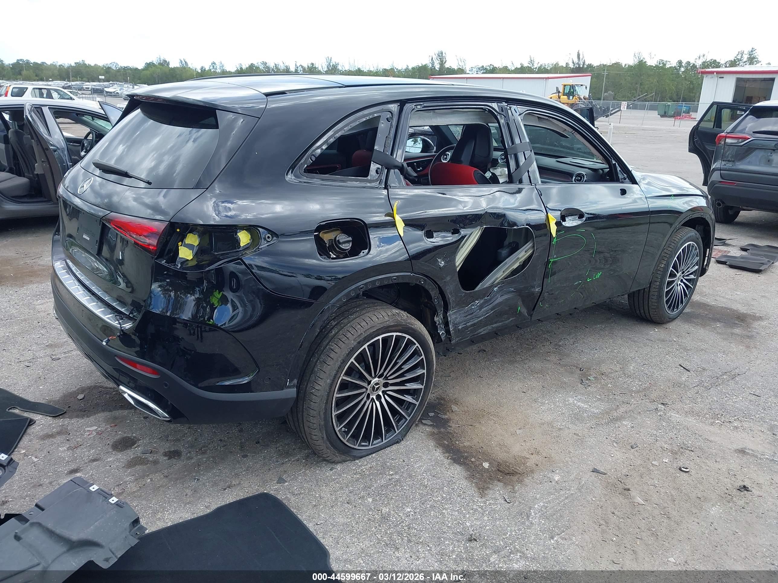 MERCEDES-BENZ GLC image 4