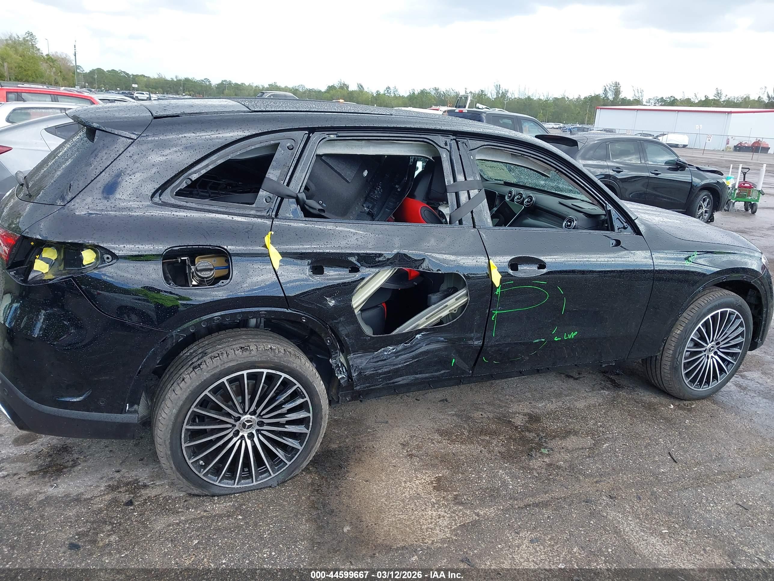 MERCEDES-BENZ GLC image 6