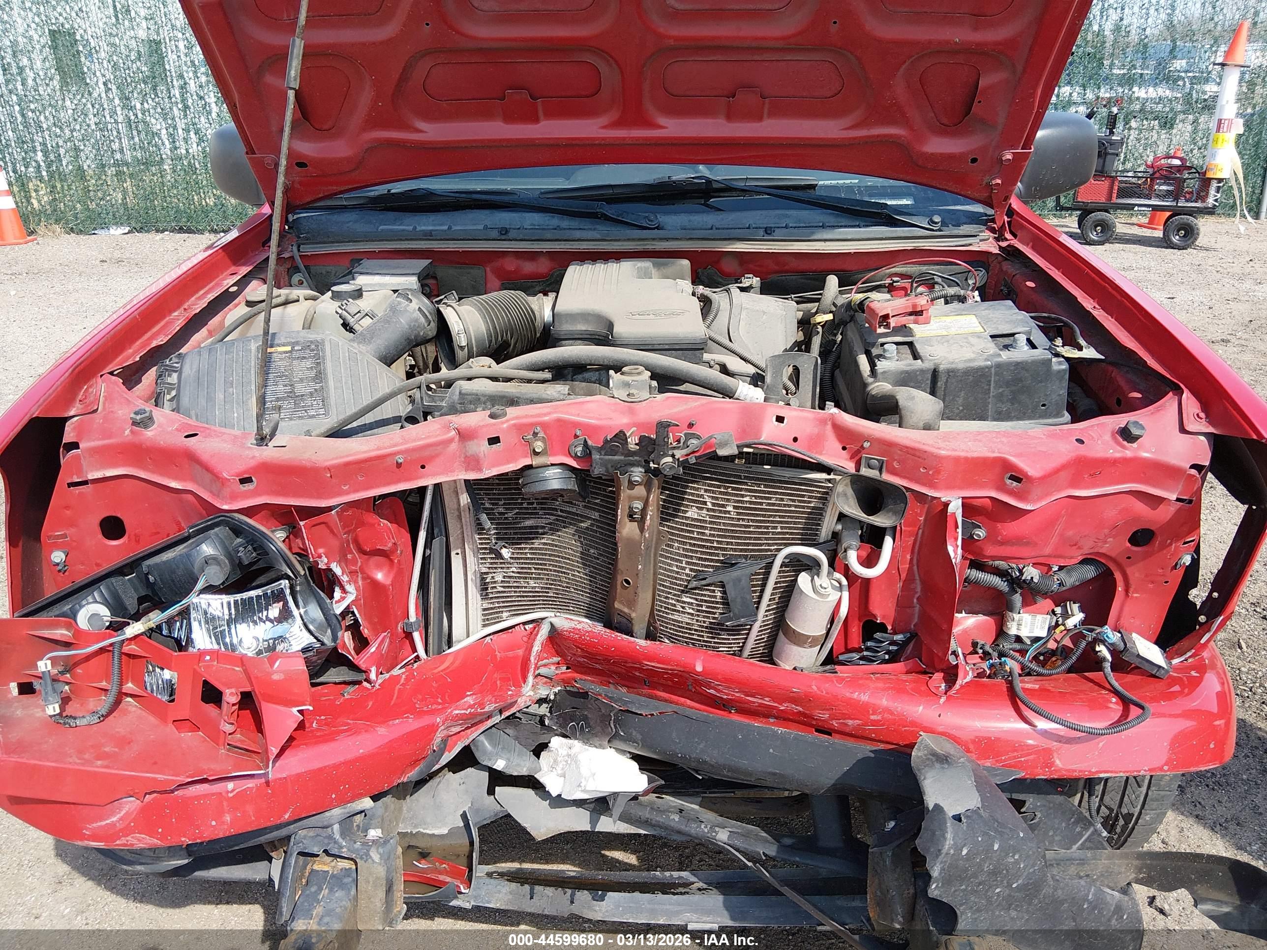 CHEVROLET COLORADO image 10