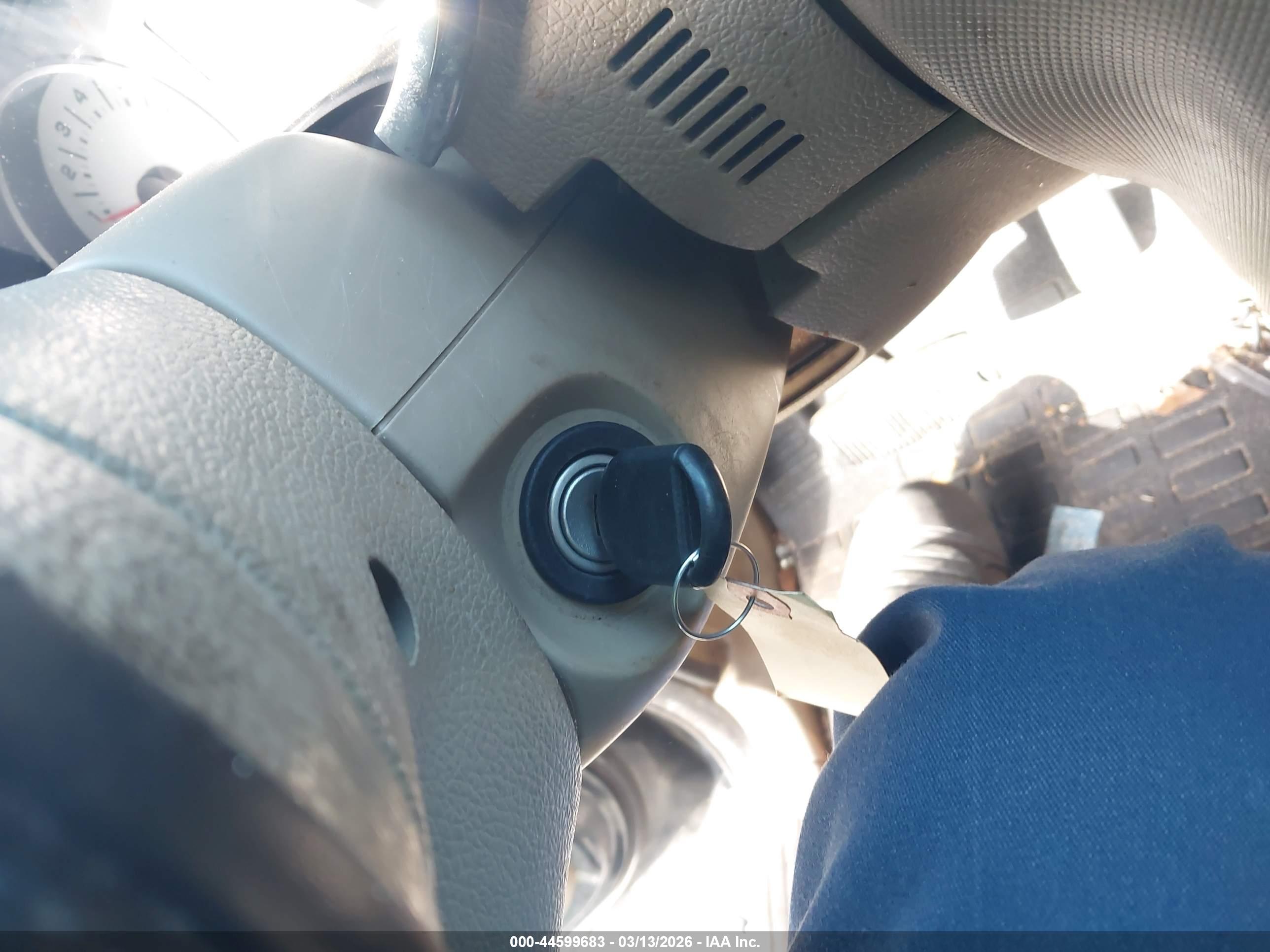 FORD EXPLORER image 11