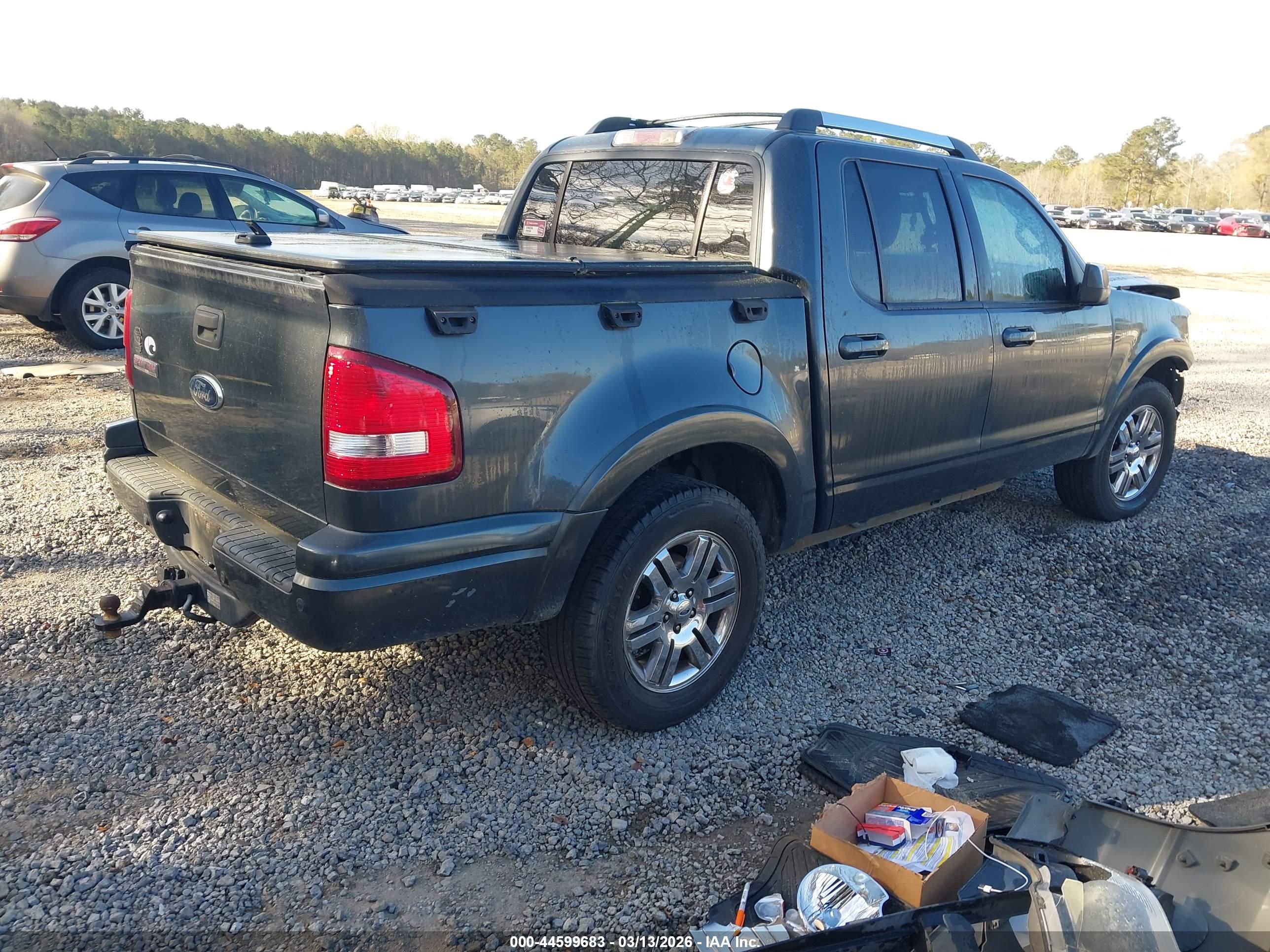 FORD EXPLORER image 4