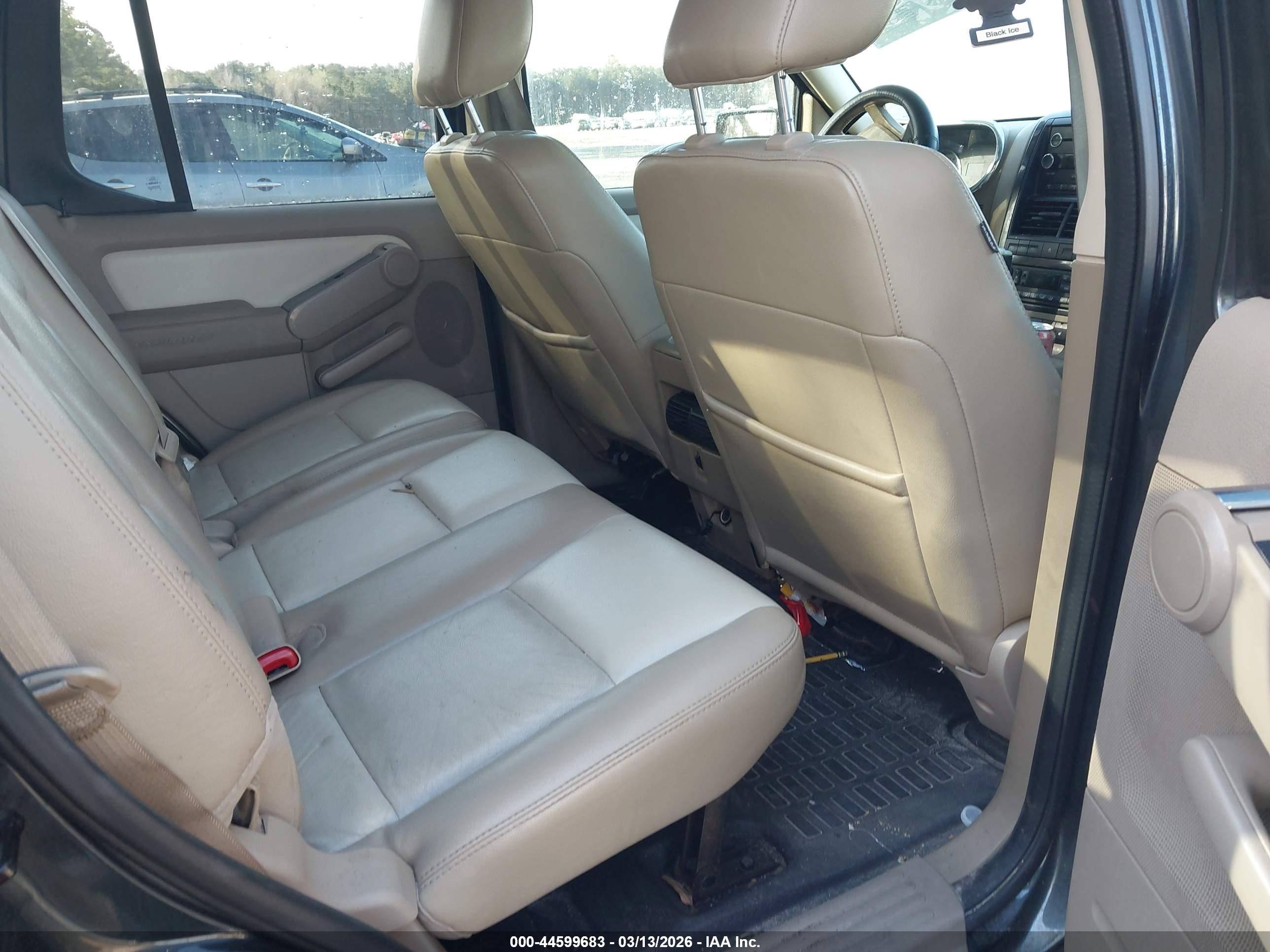 FORD EXPLORER image 8