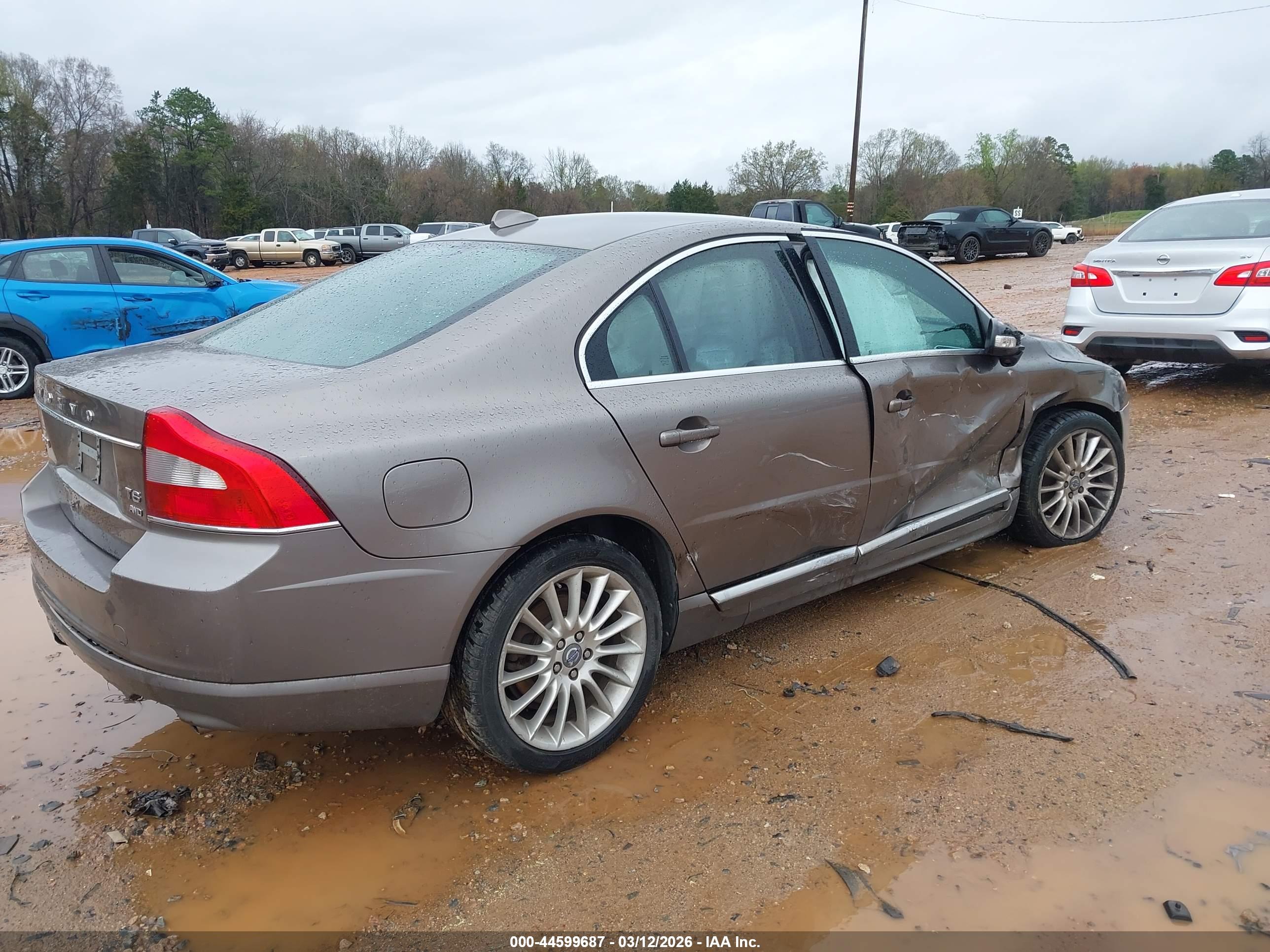 VOLVO S80 image 4