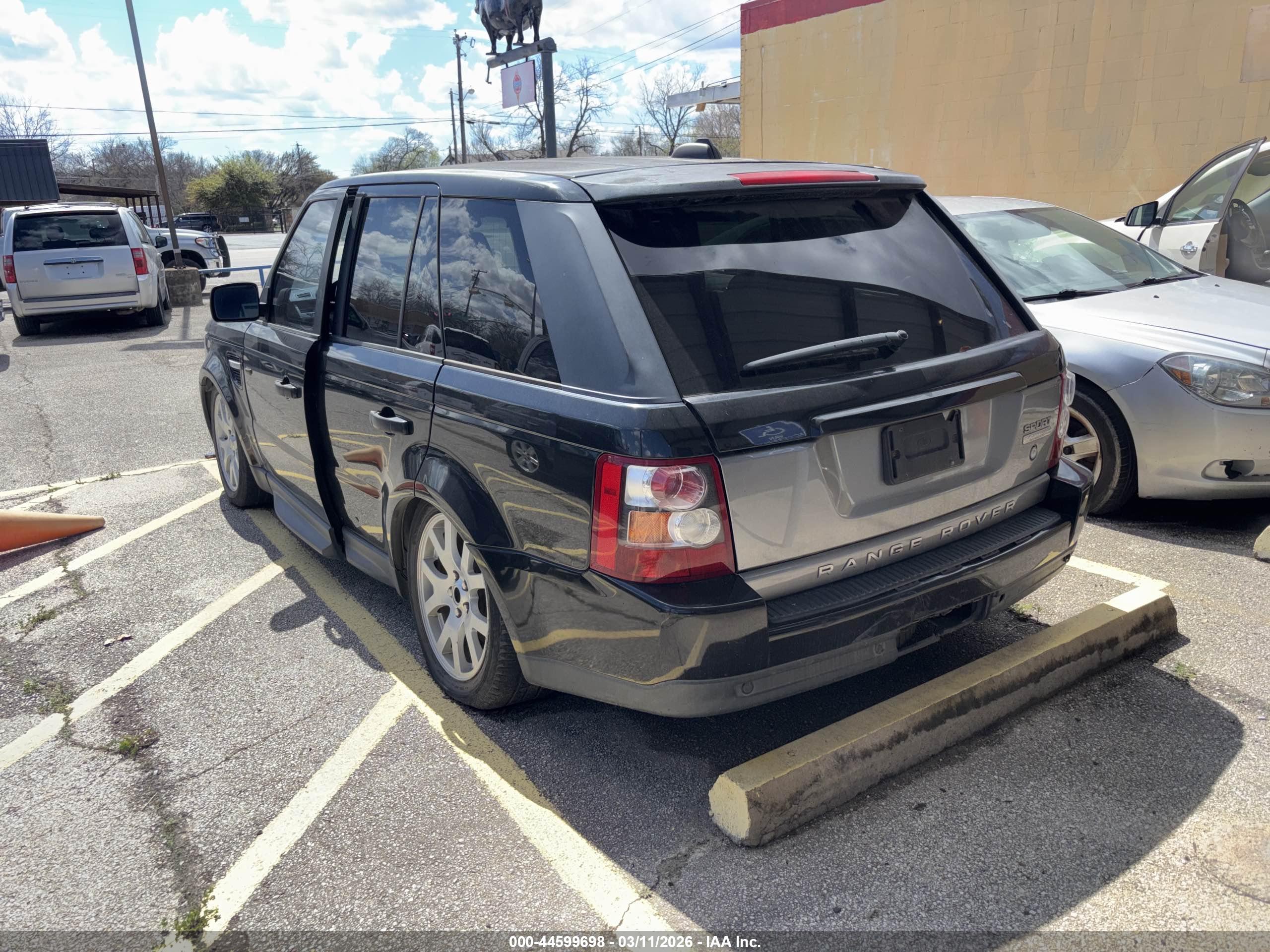 LAND ROVER image 3