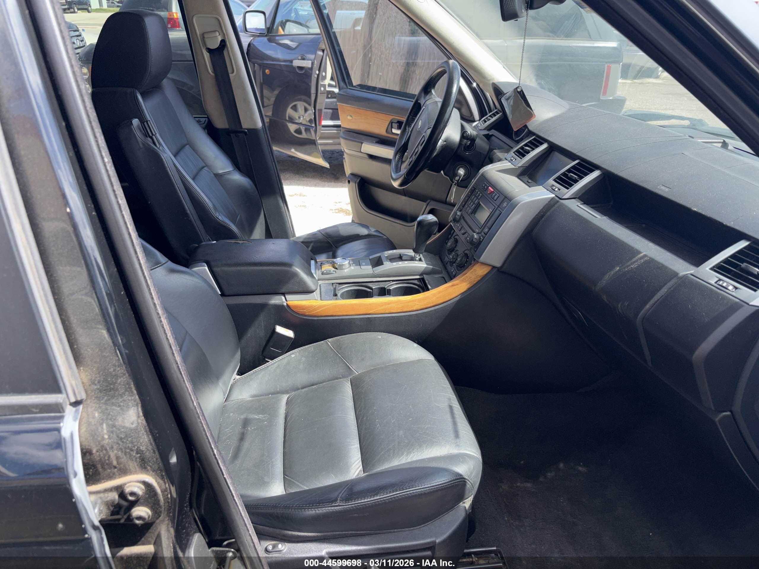 LAND ROVER image 5