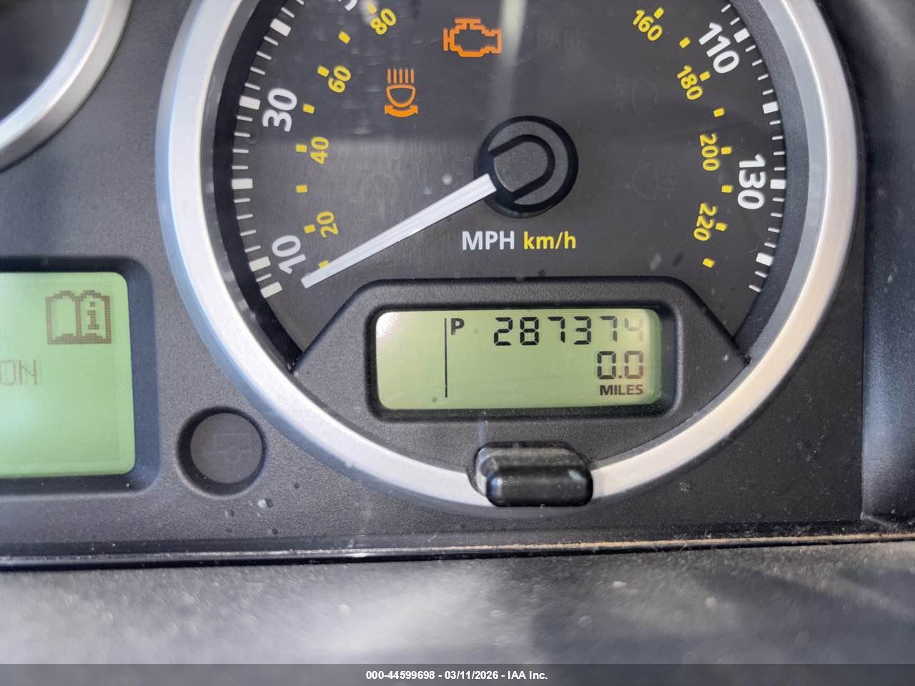 LAND ROVER image 7