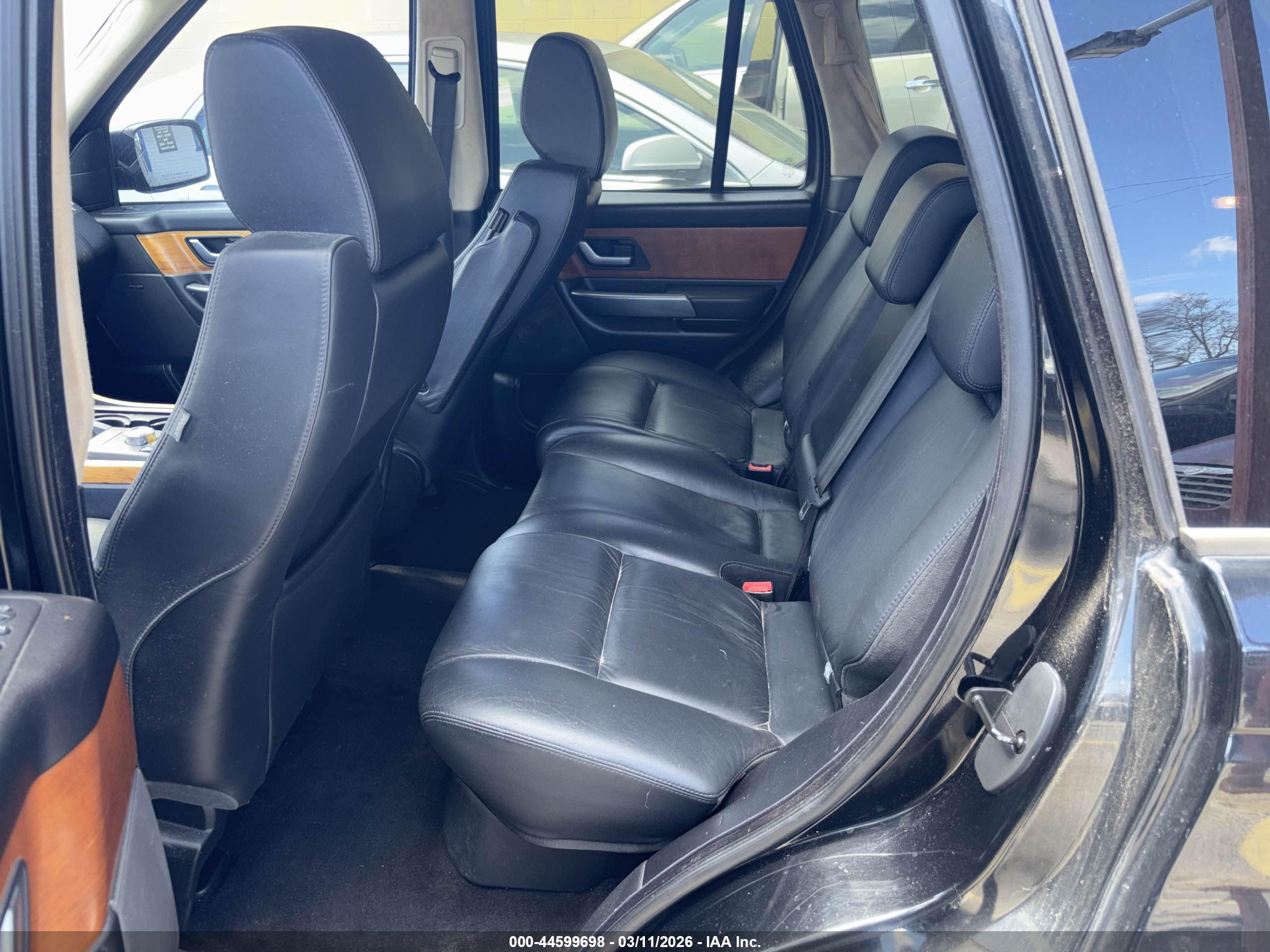 LAND ROVER image 8