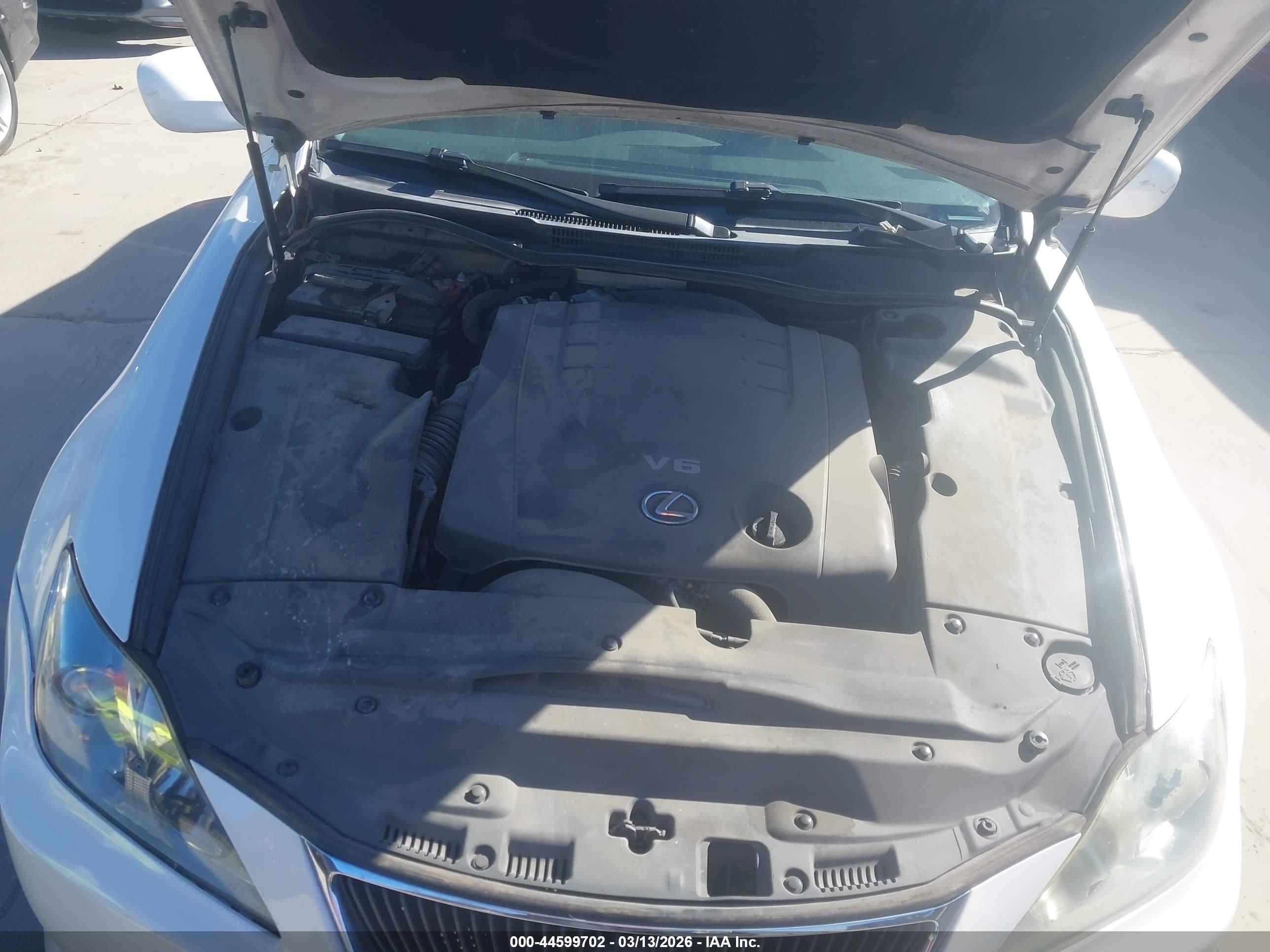 LEXUS IS image 10