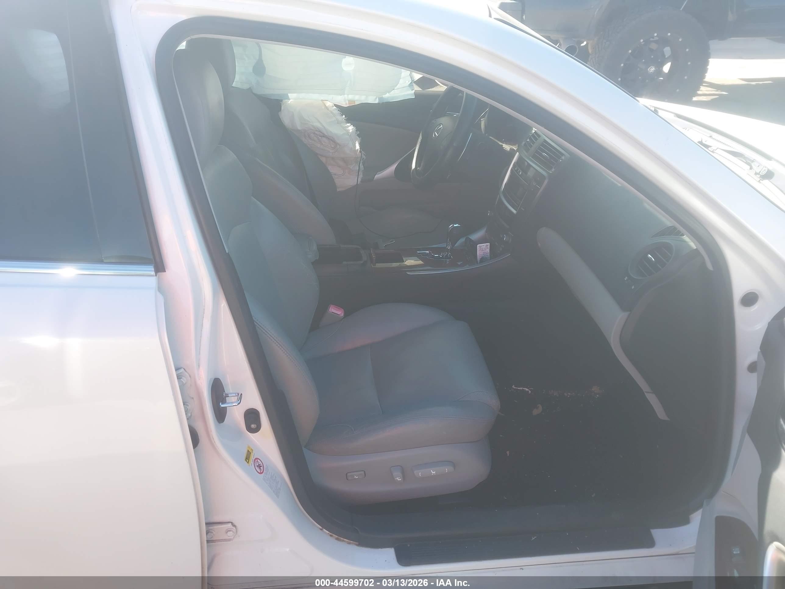 LEXUS IS image 5